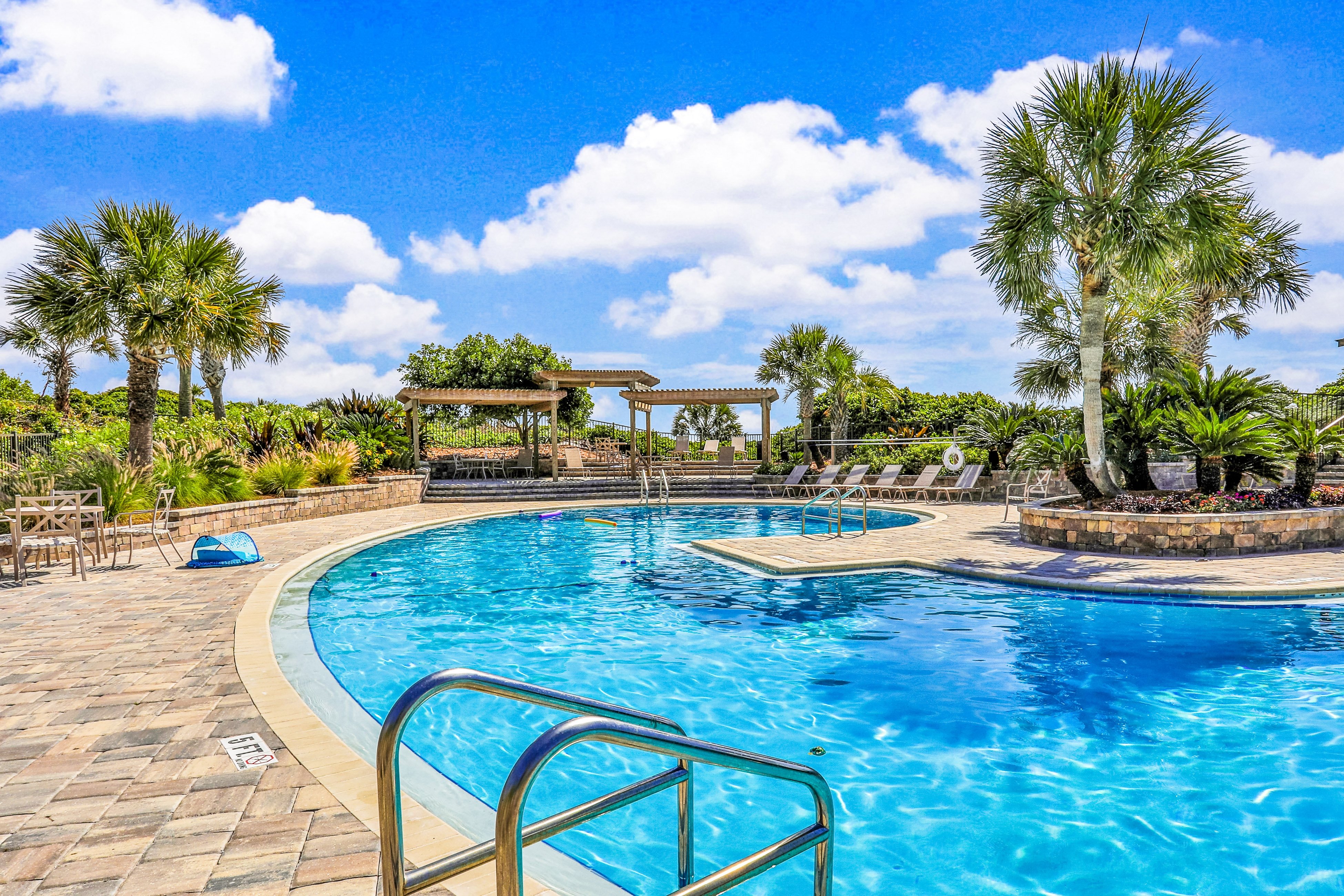 Beautifully updated condo in Amelia Island Plantation with balcony & pool