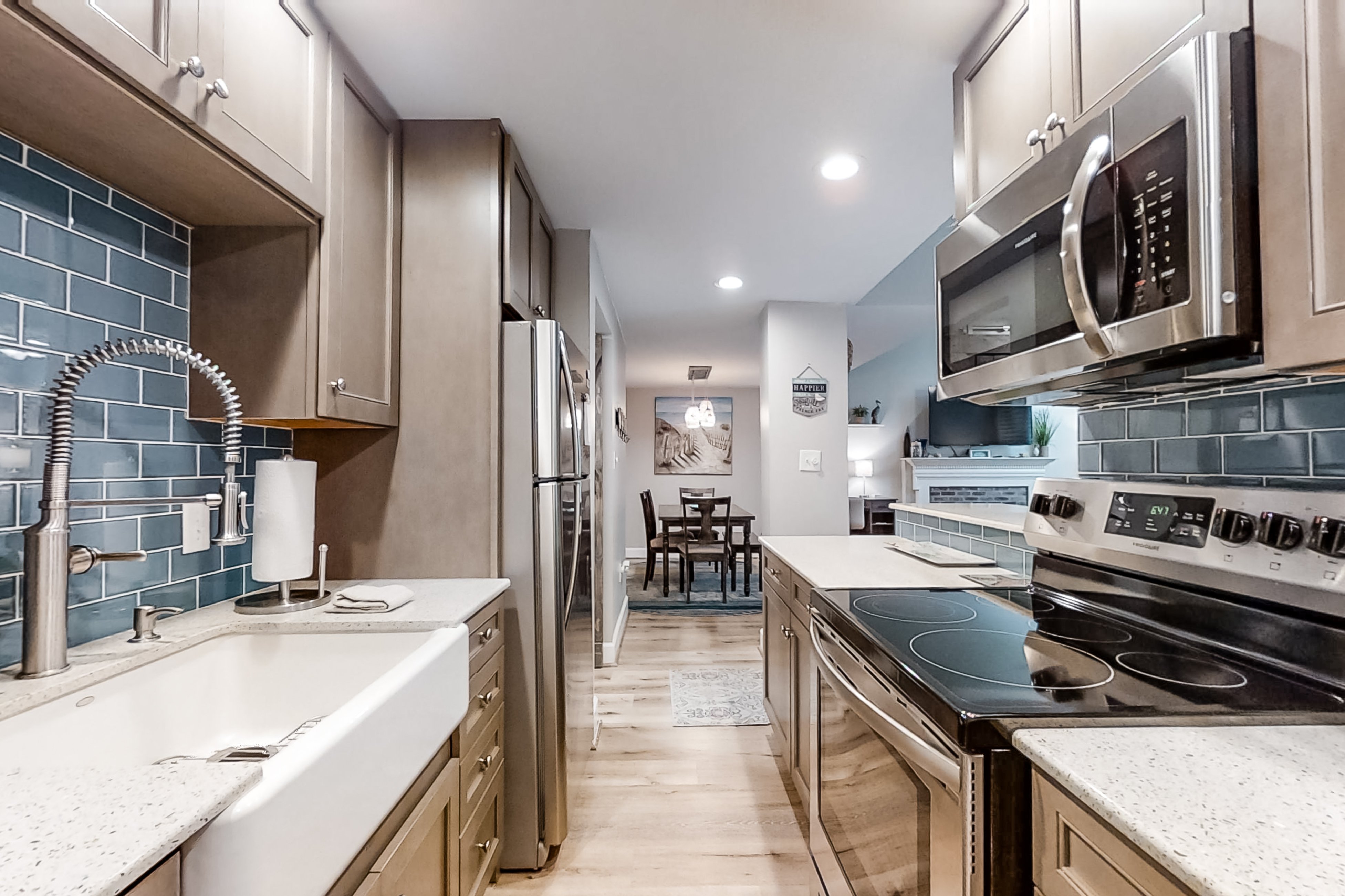 Renovated, dog-friendly condo near beach with balcony, pool & tennis