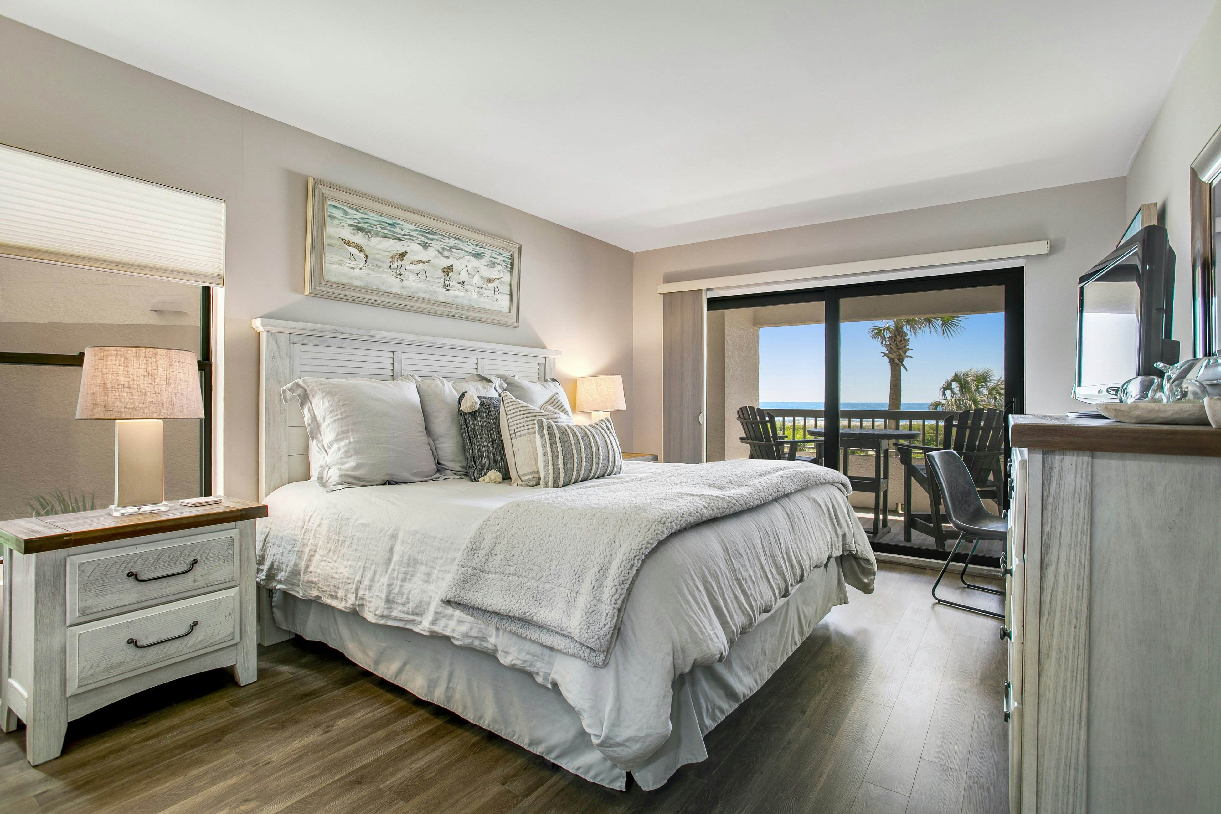 B120 Amelia Surf and Racquet