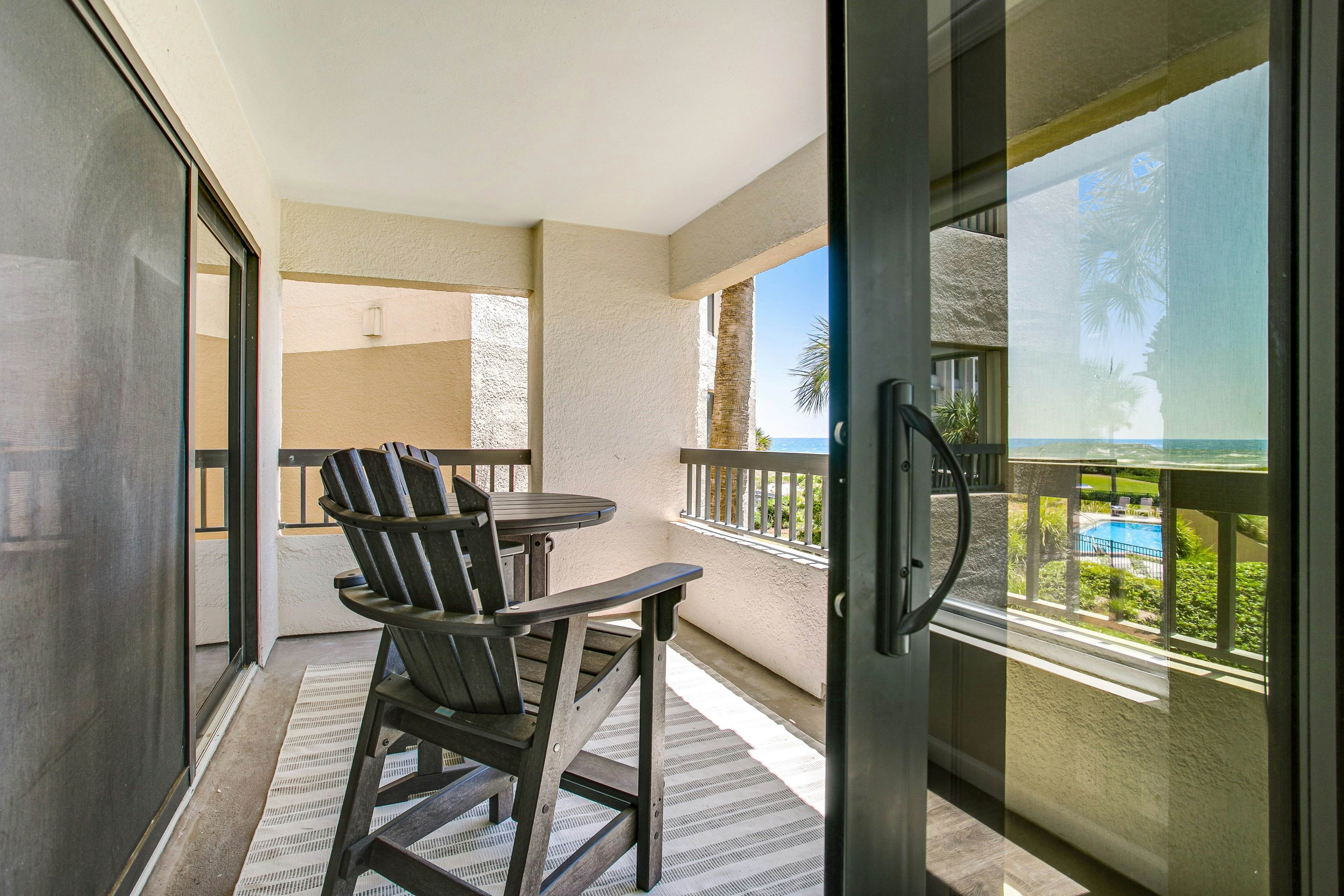 B120 Amelia Surf and Racquet