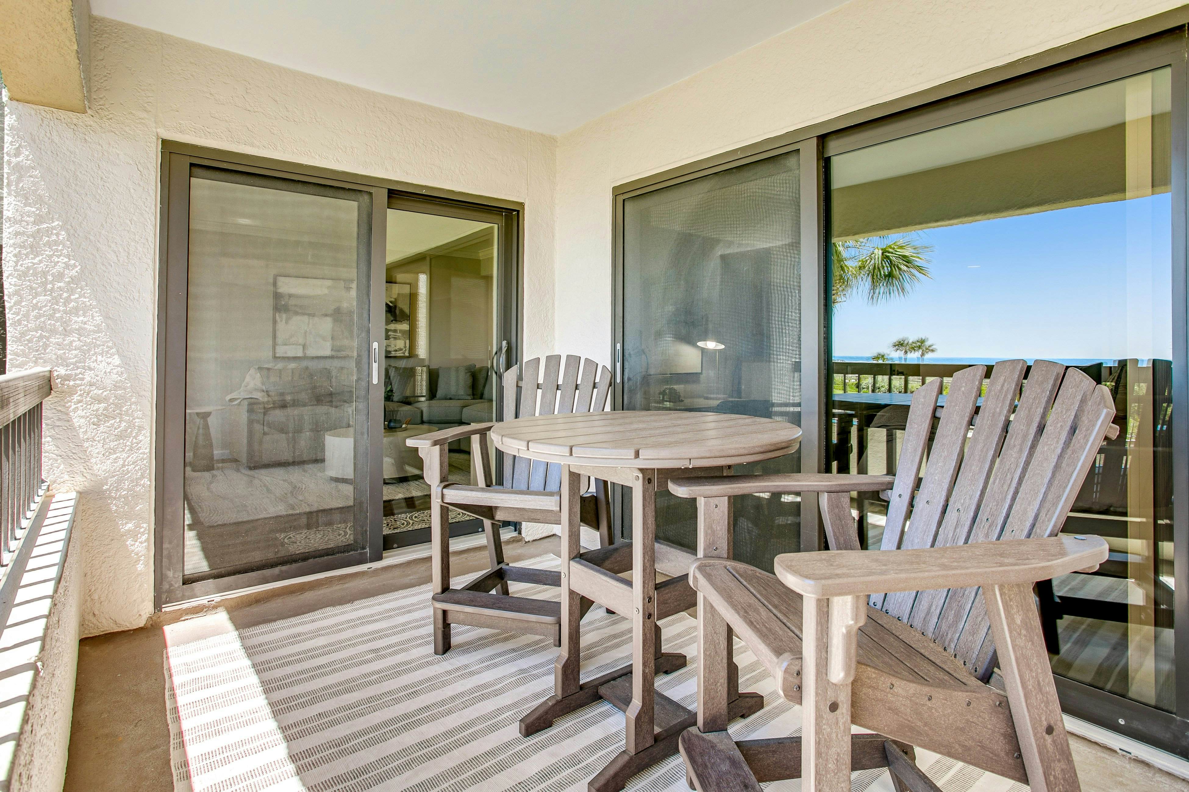 B120 Amelia Surf and Racquet