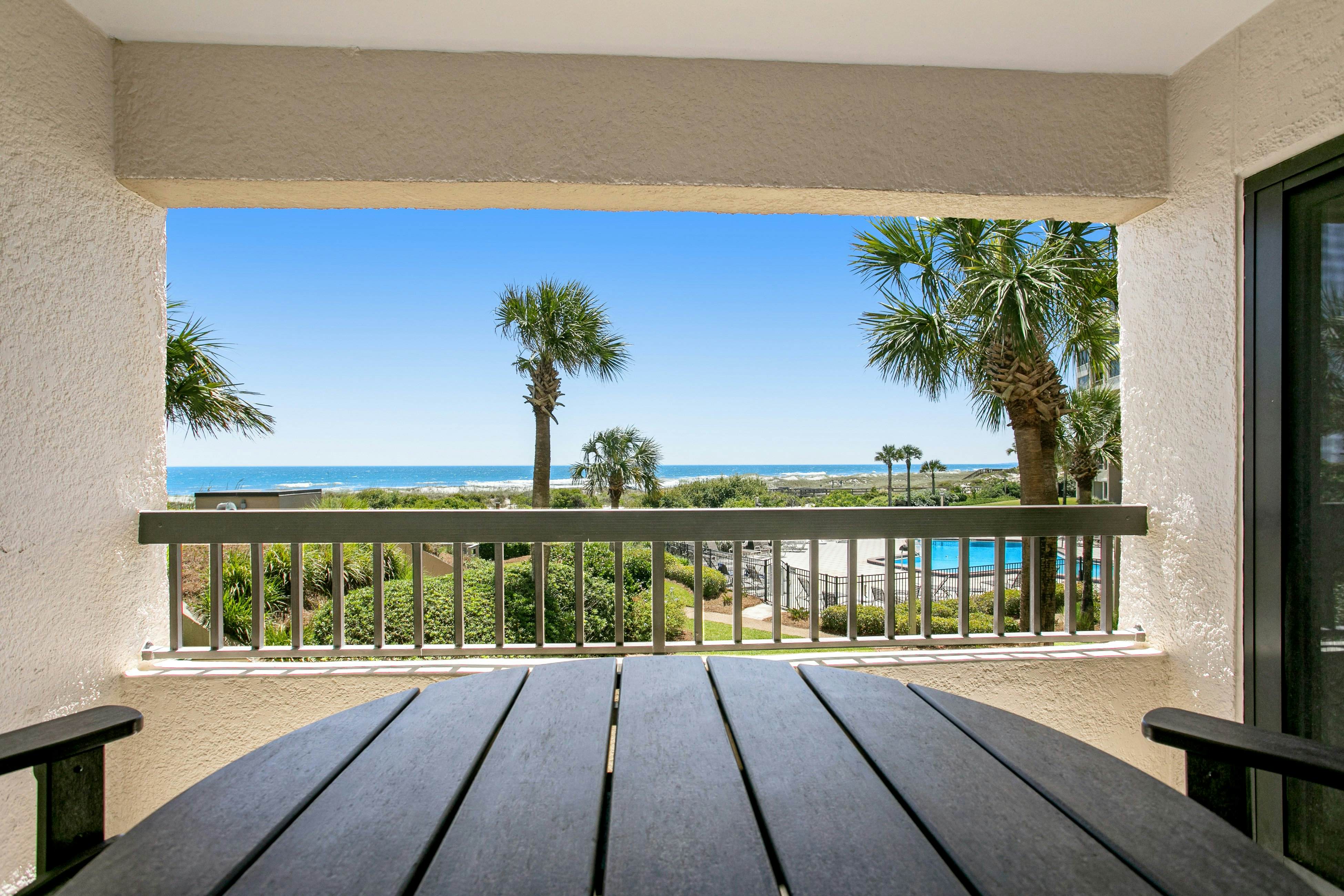 B120 Amelia Surf and Racquet