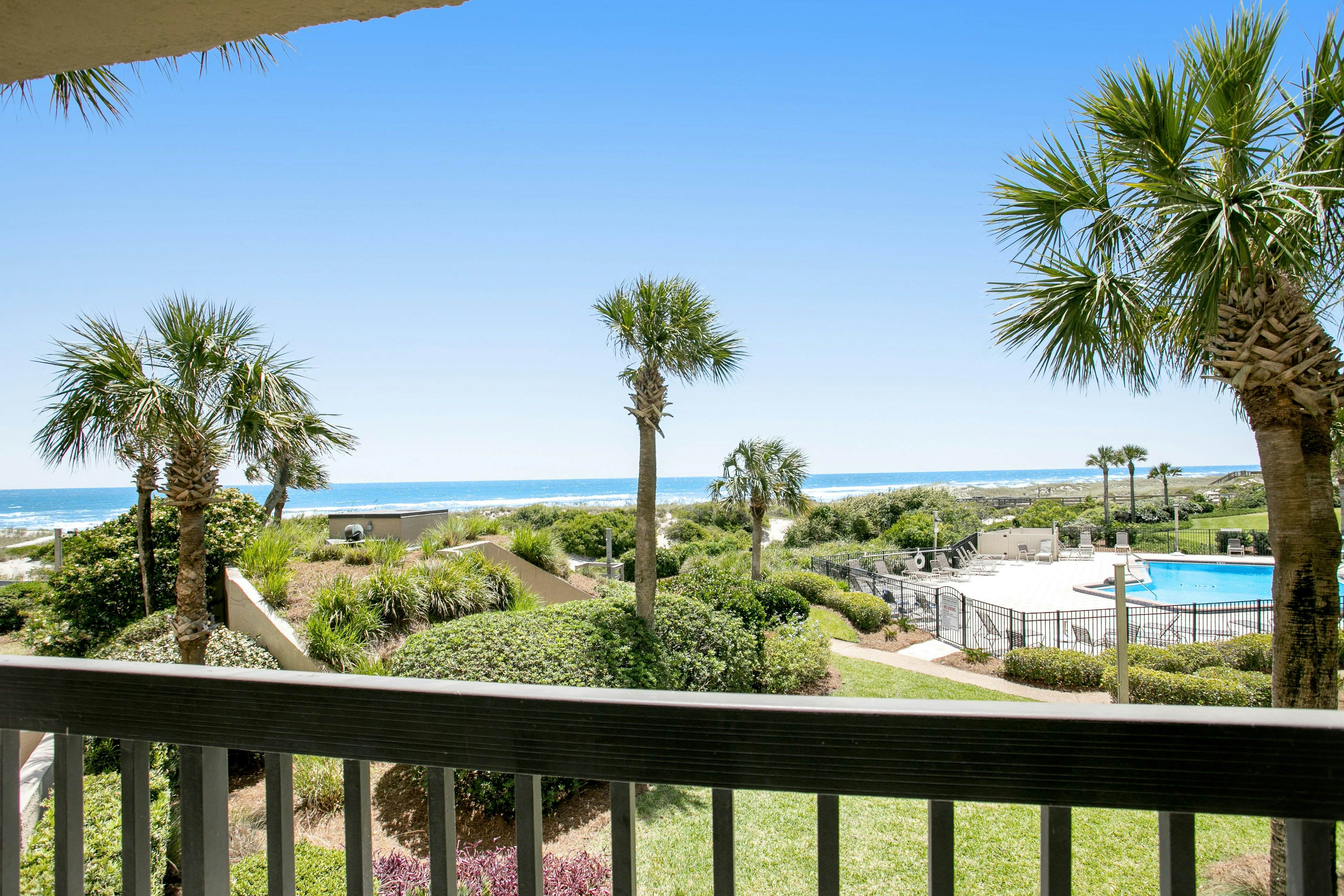 B120 Amelia Surf and Racquet