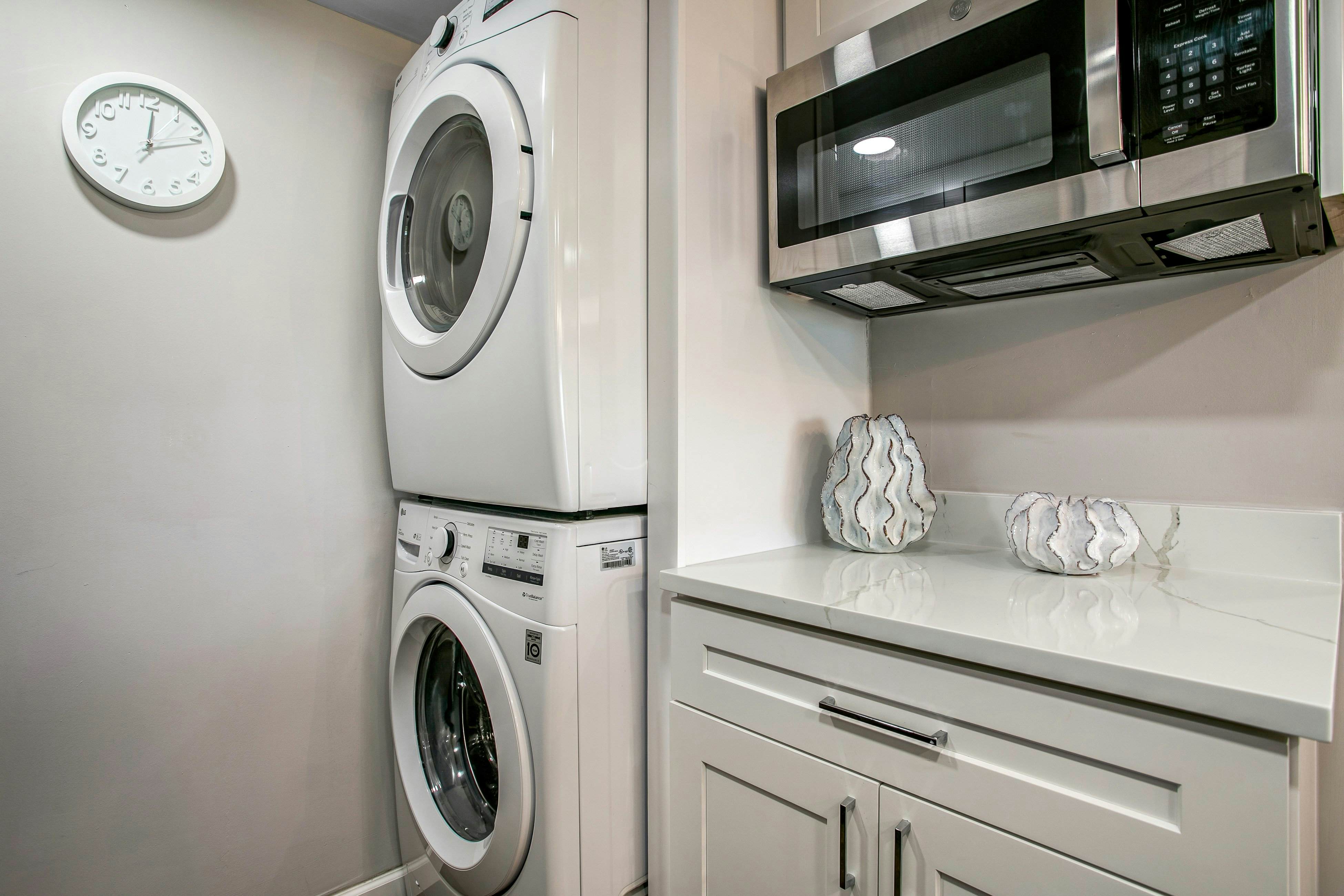 B120 Amelia Surf and Racquet