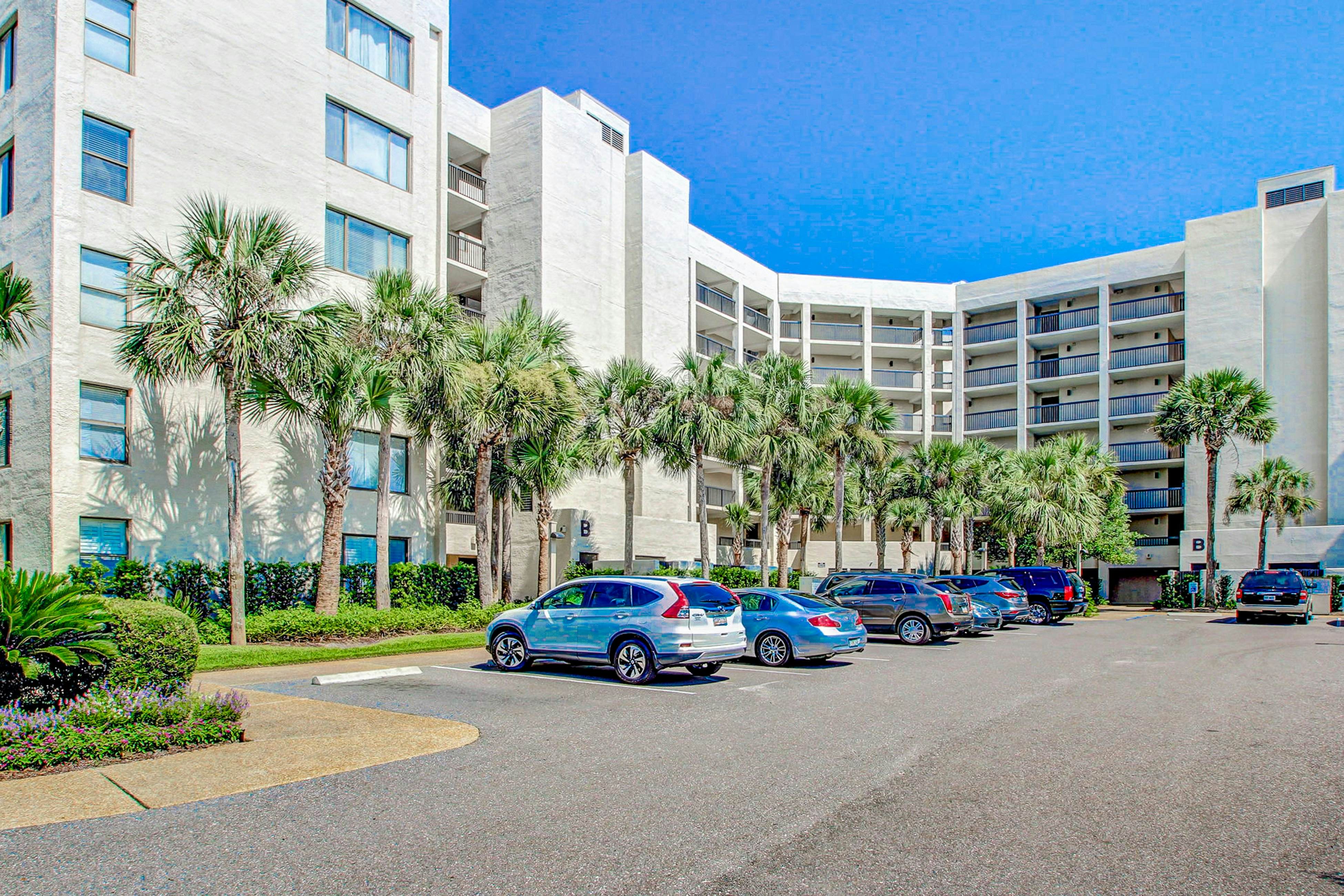 B120 Amelia Surf and Racquet