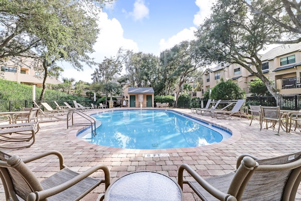 Lovely Oceanfront Townhome w/Free WiFi, Central AC, Shared Pool, Private W/D