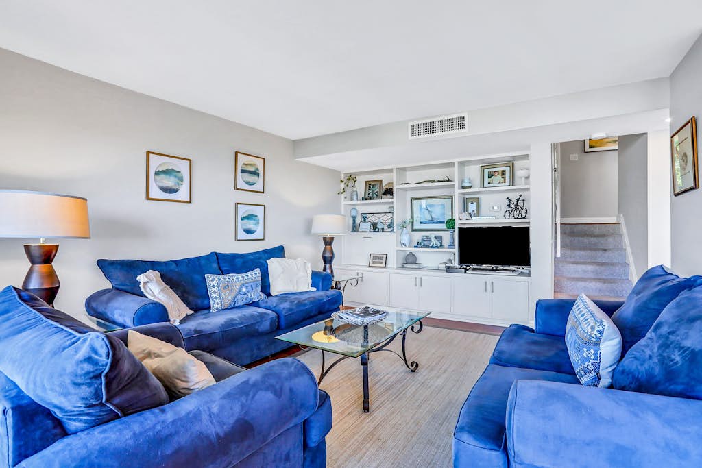 Elegant ocean-view townhome with beach access & pool - perfect location