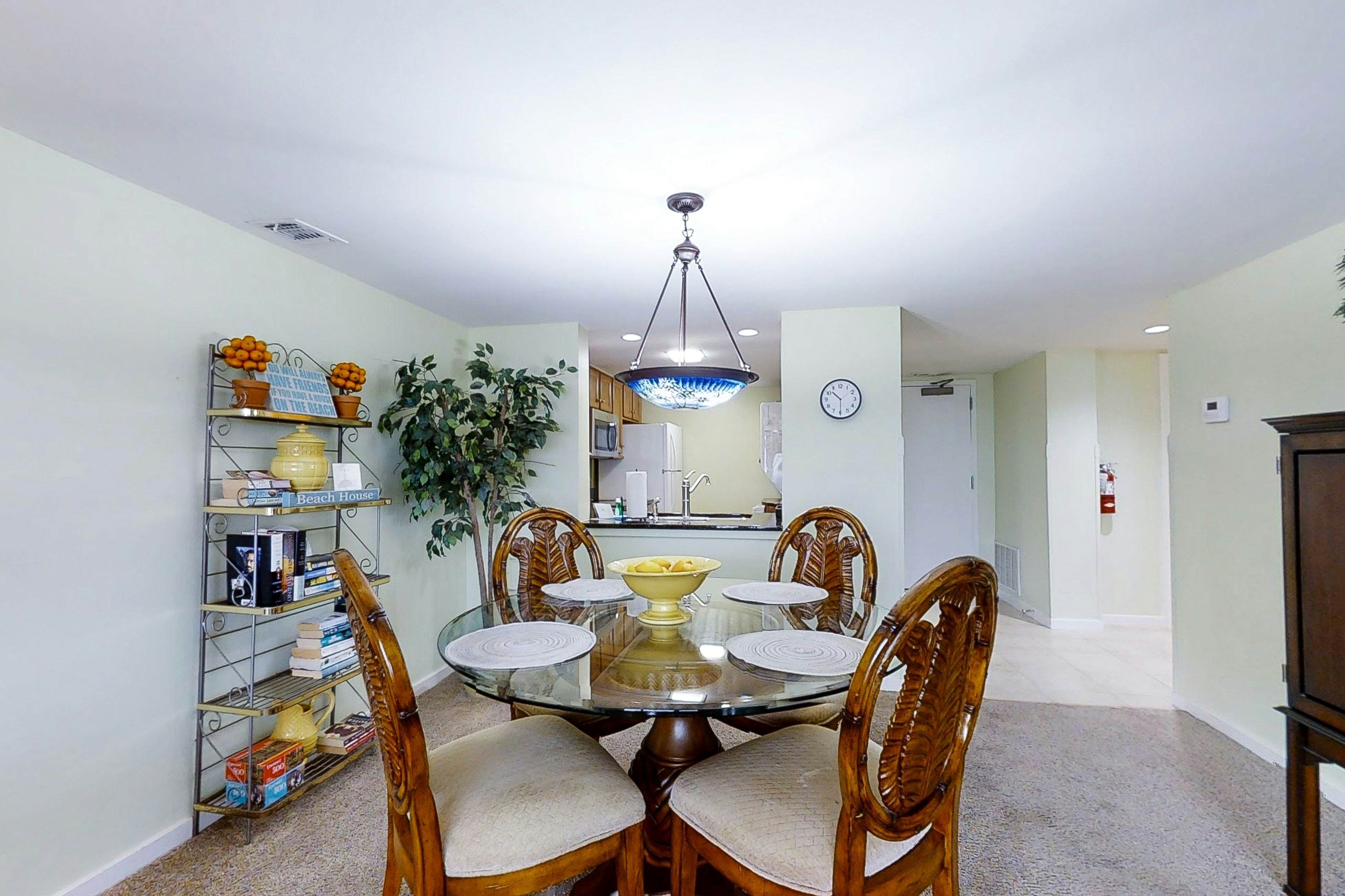 A116 Amelia Surf and Racquet