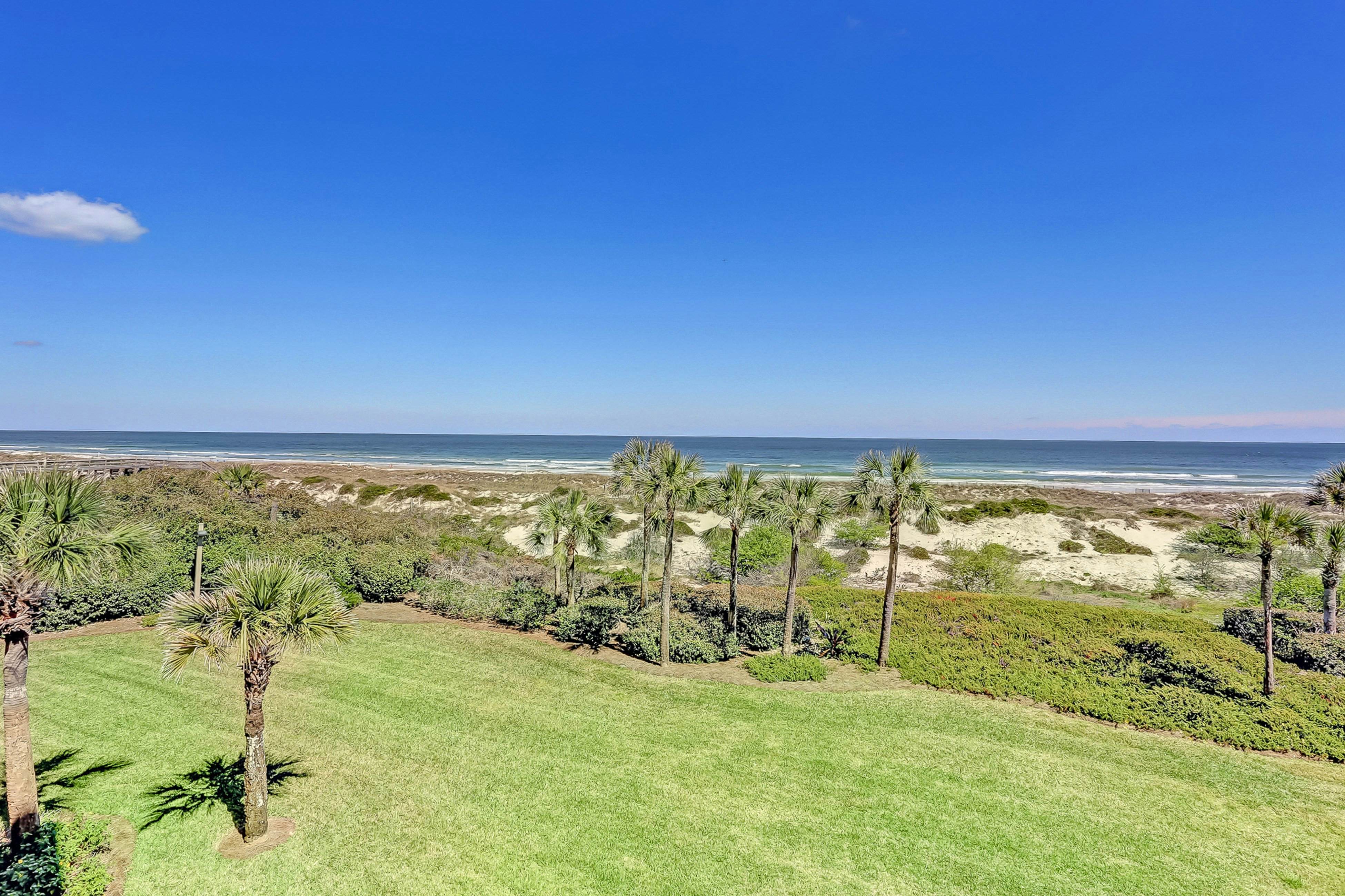 A116 Amelia Surf and Racquet