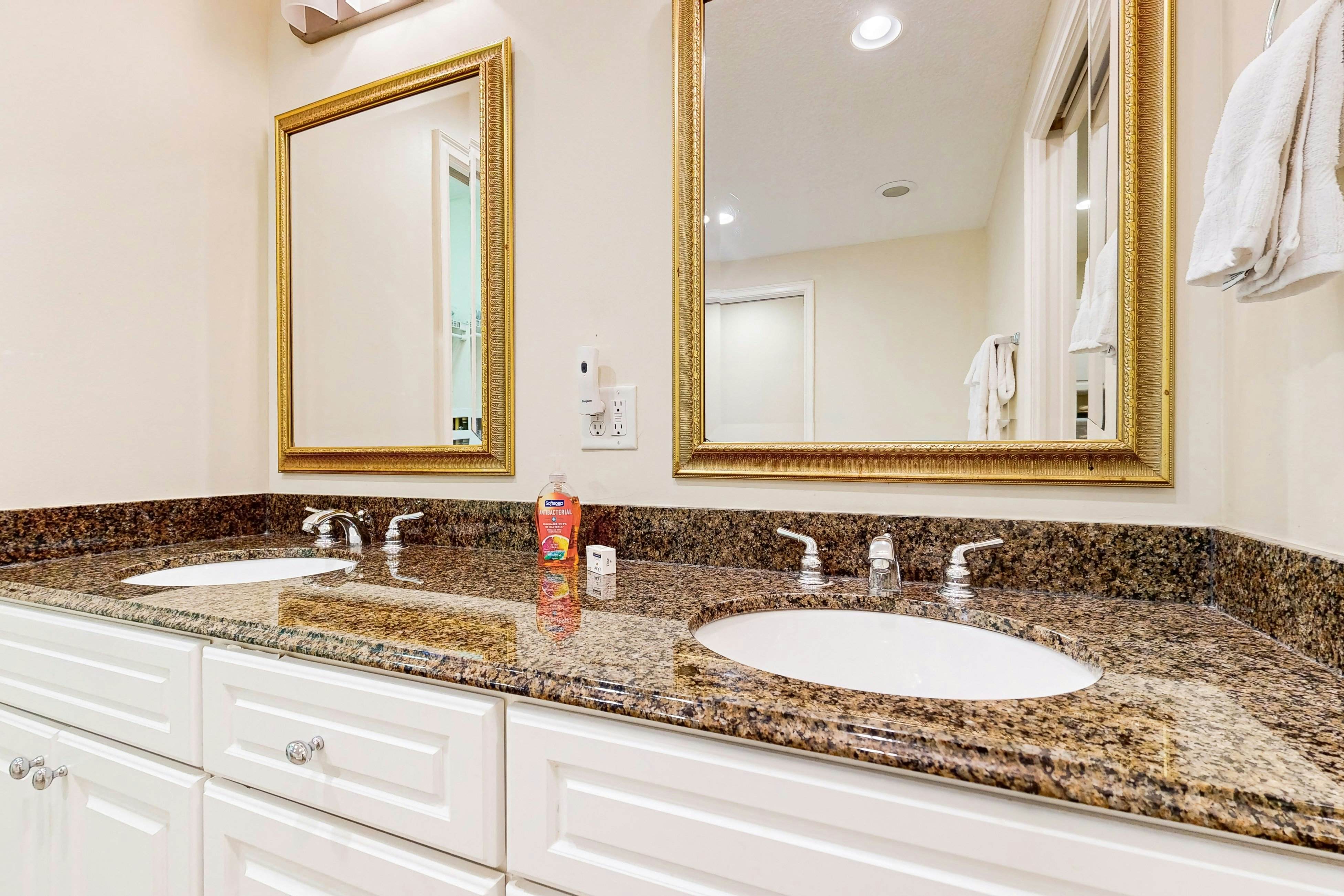 2519-20 Tennis Villas