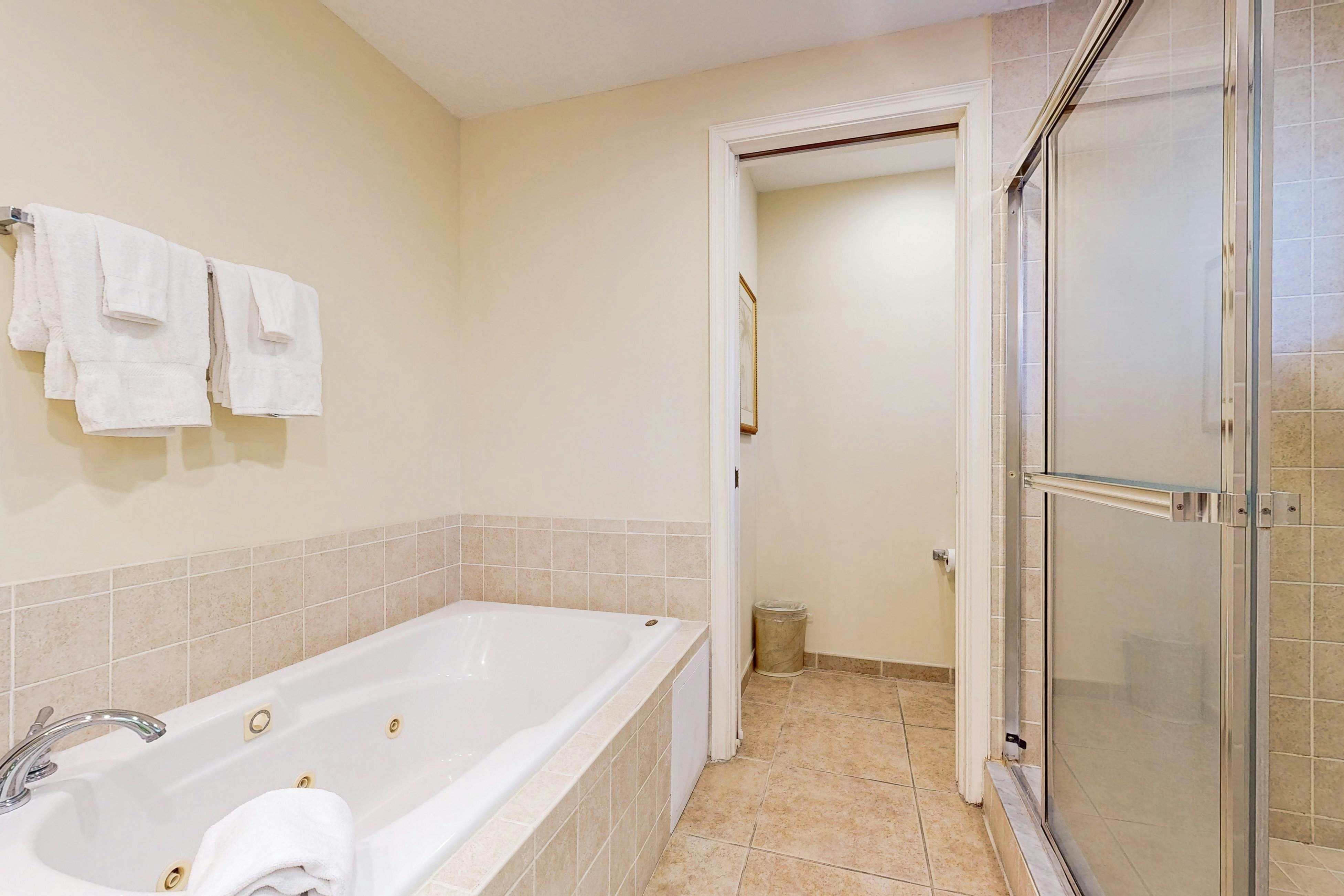 2519-20 Tennis Villas