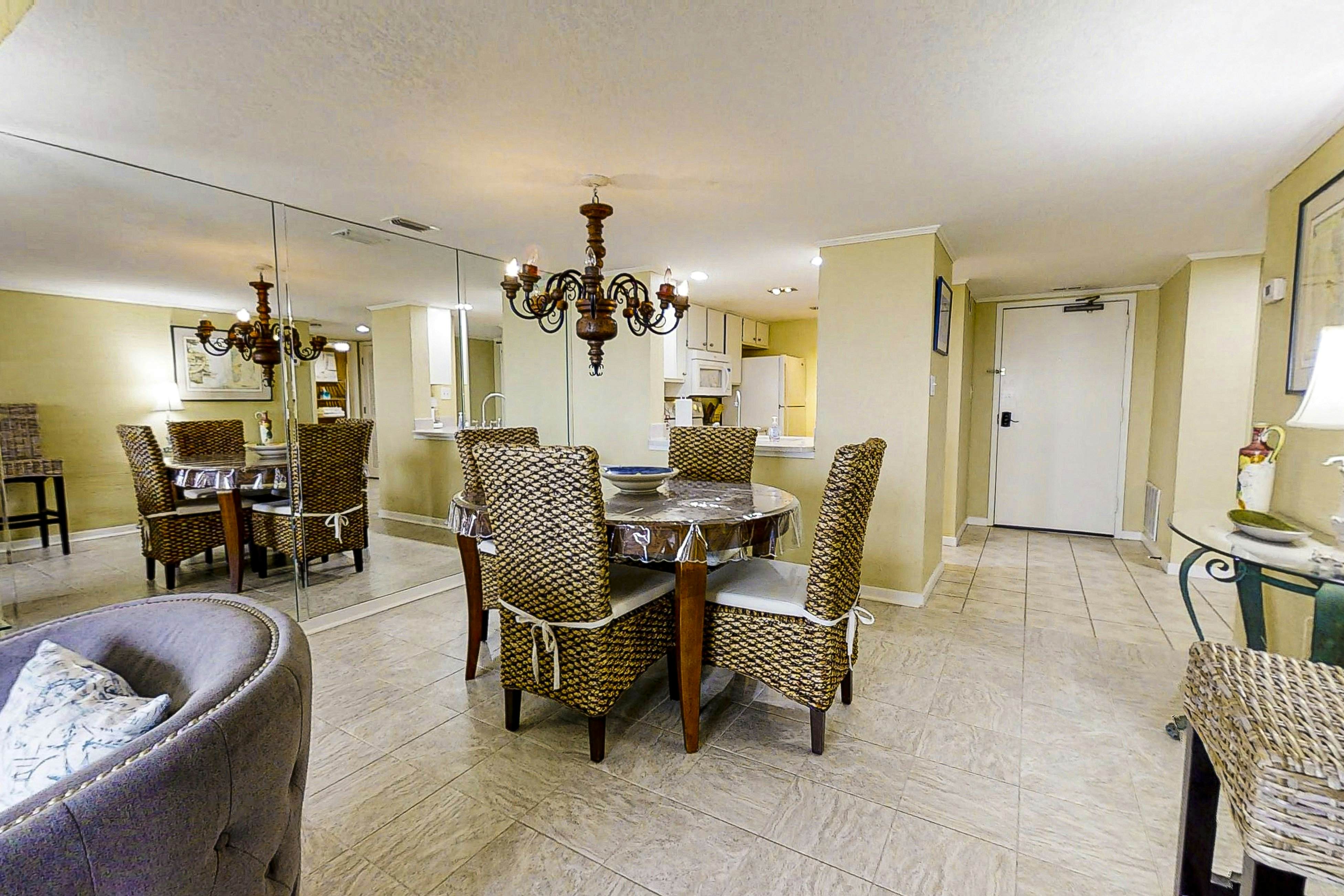 C116 Amelia Surf and Racquet