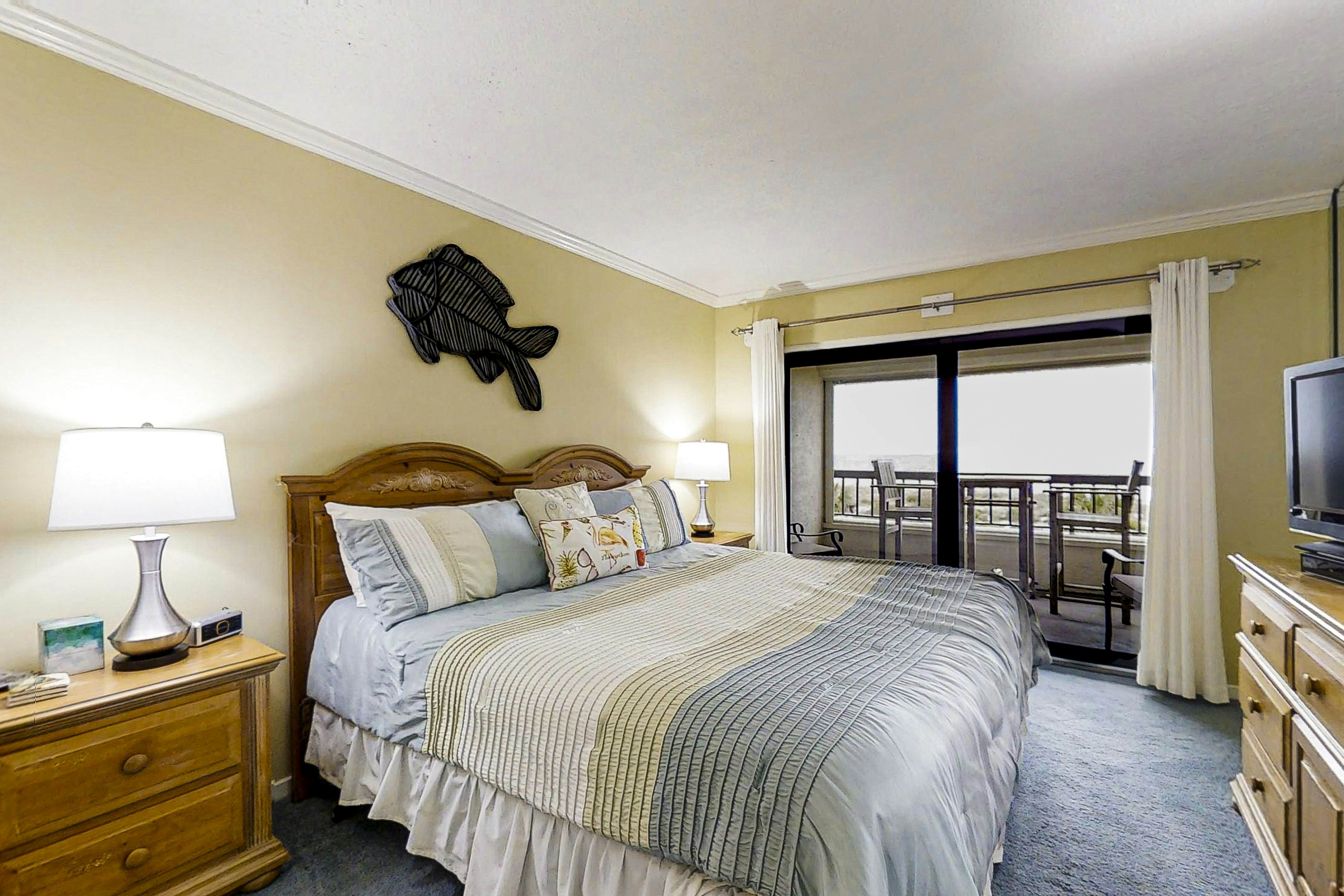 C116 Amelia Surf and Racquet