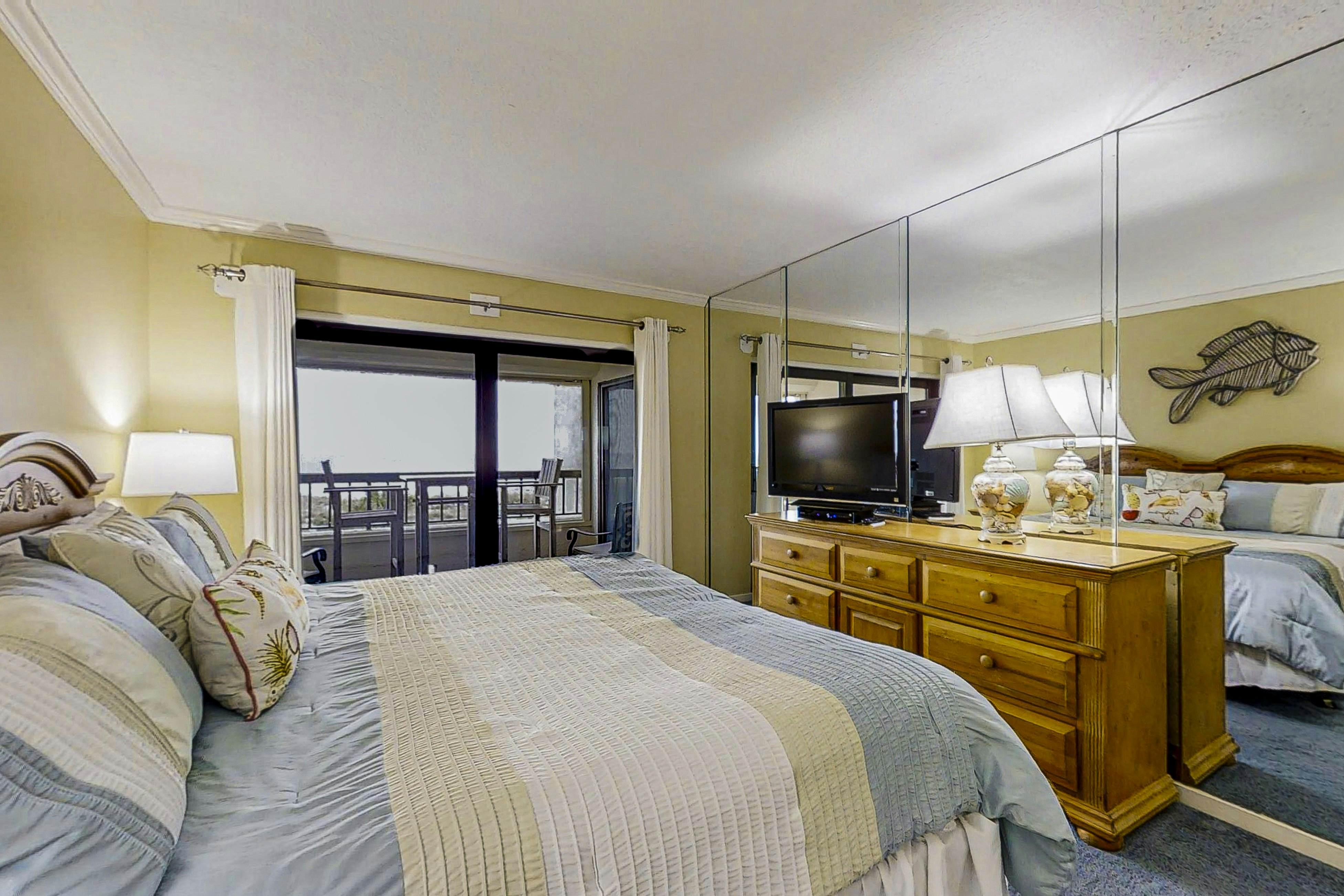 C116 Amelia Surf and Racquet