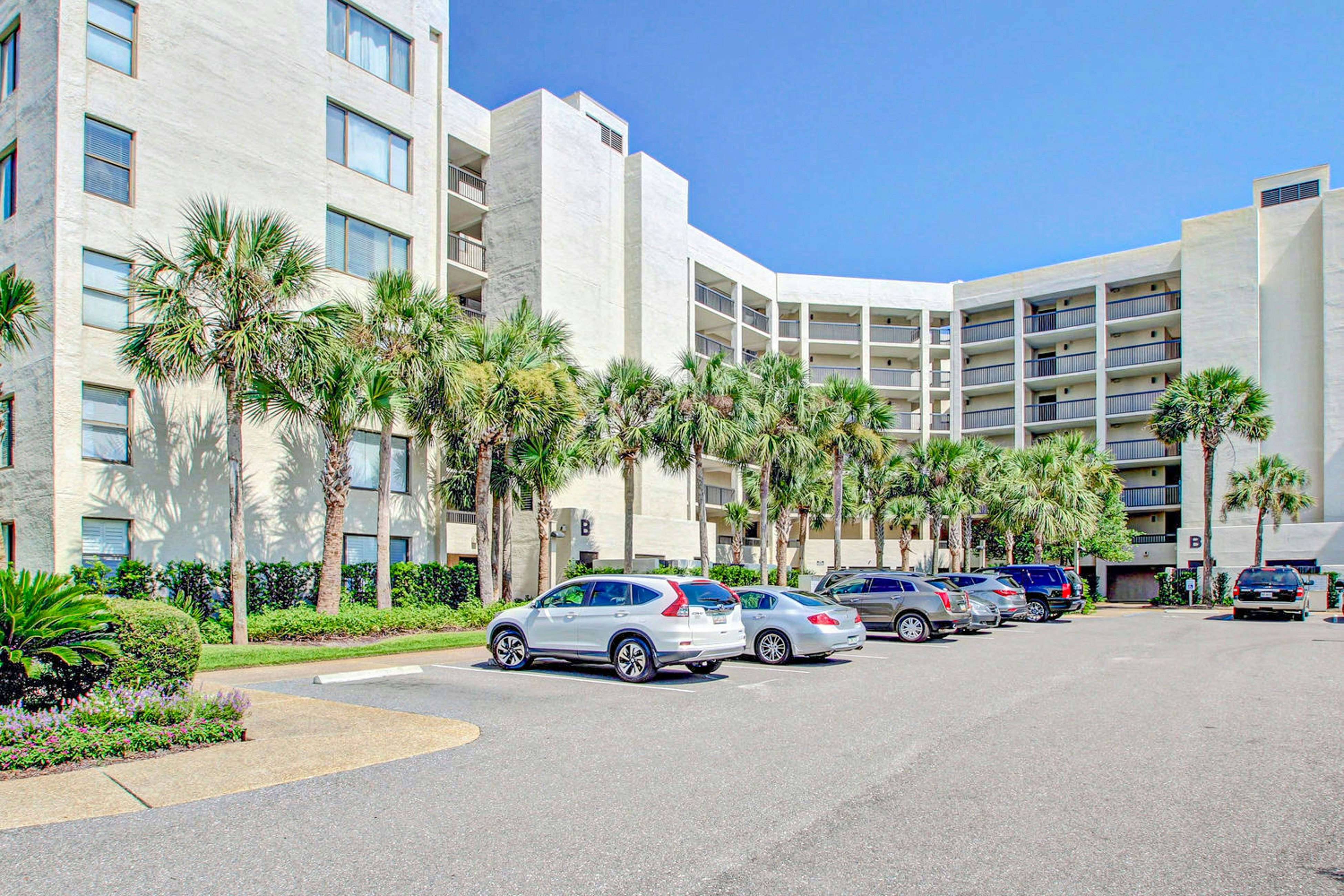 C116 Amelia Surf and Racquet