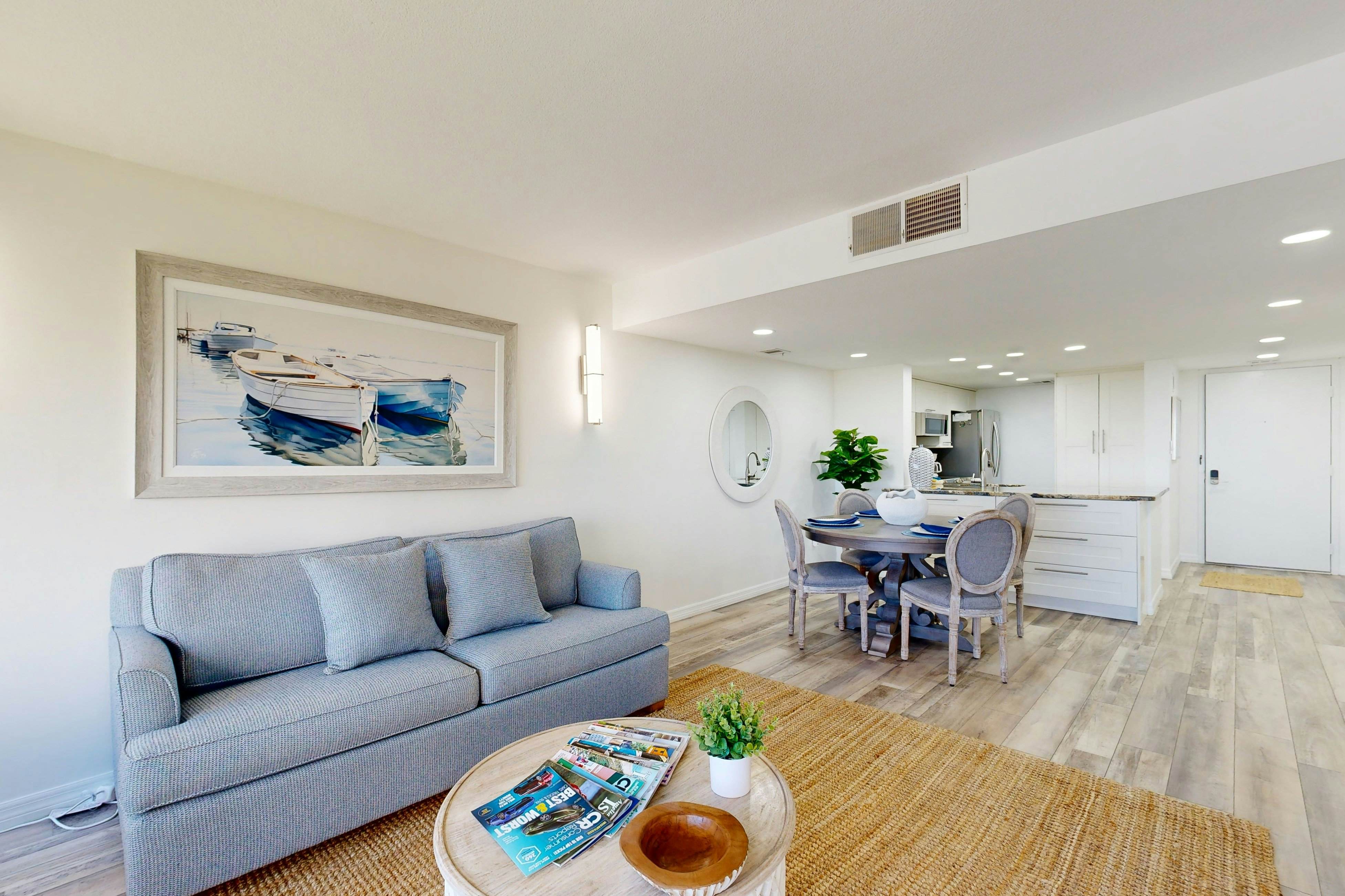 B126 Amelia Surf and Racquet