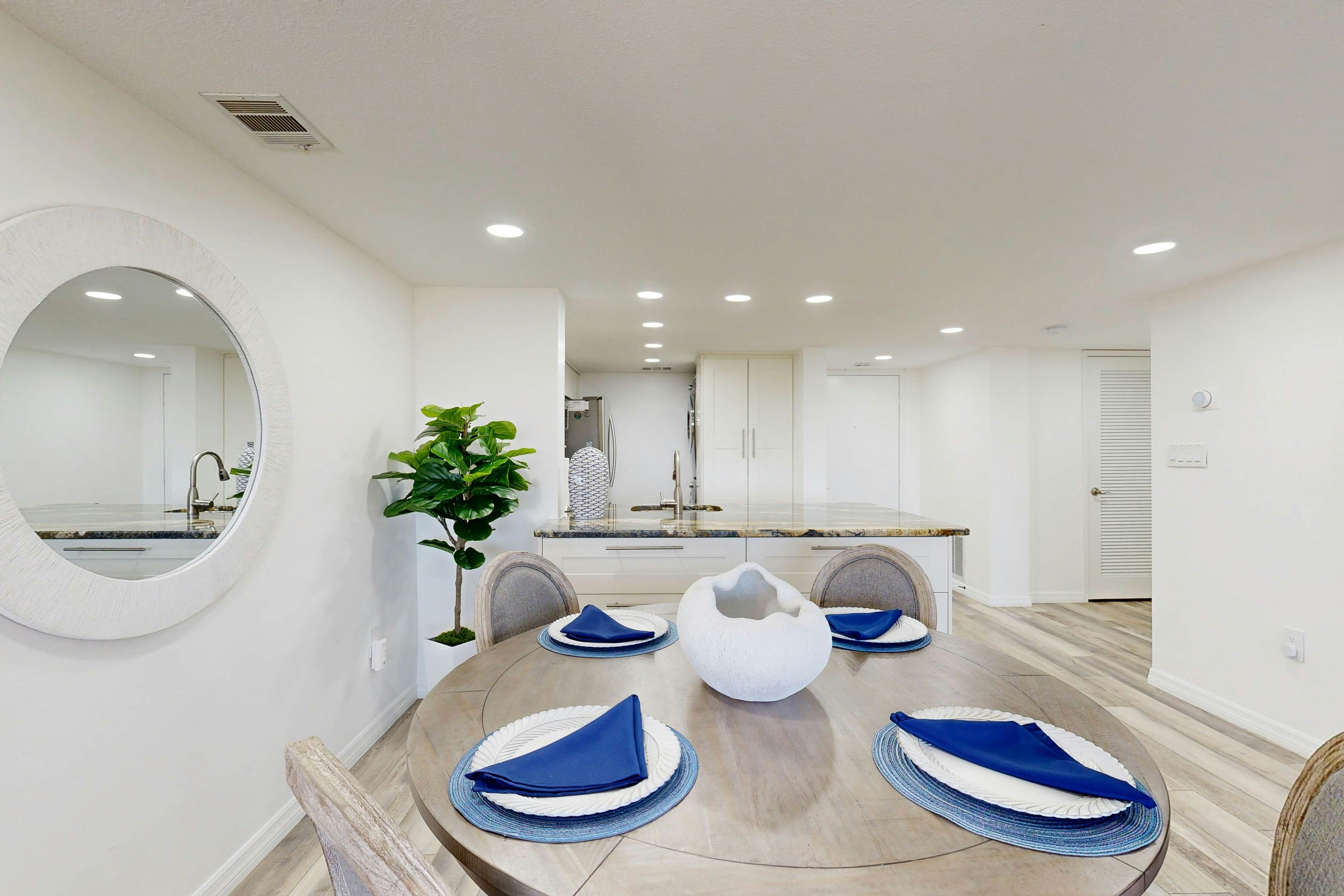 B126 Amelia Surf and Racquet