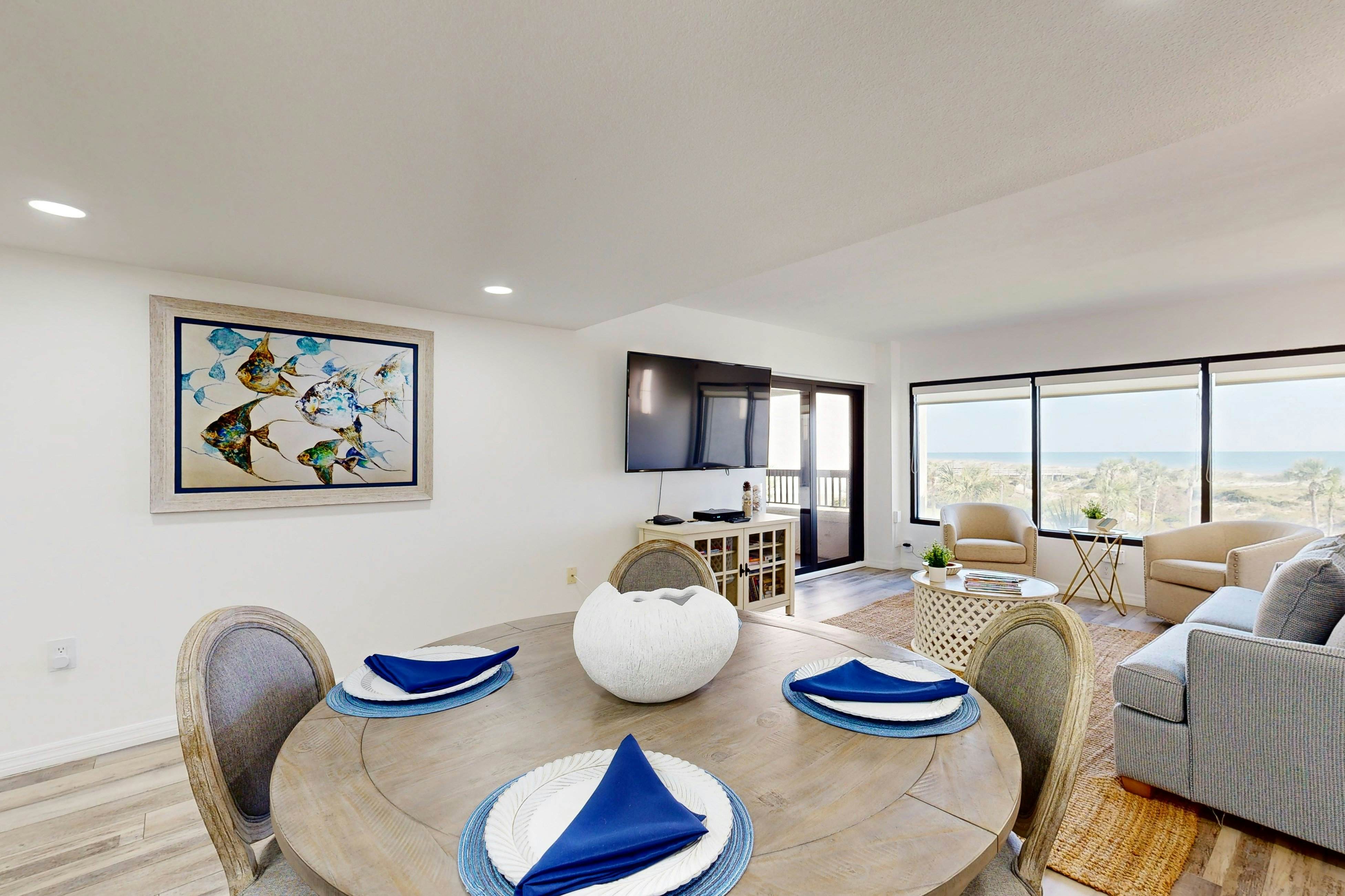 B126 Amelia Surf and Racquet