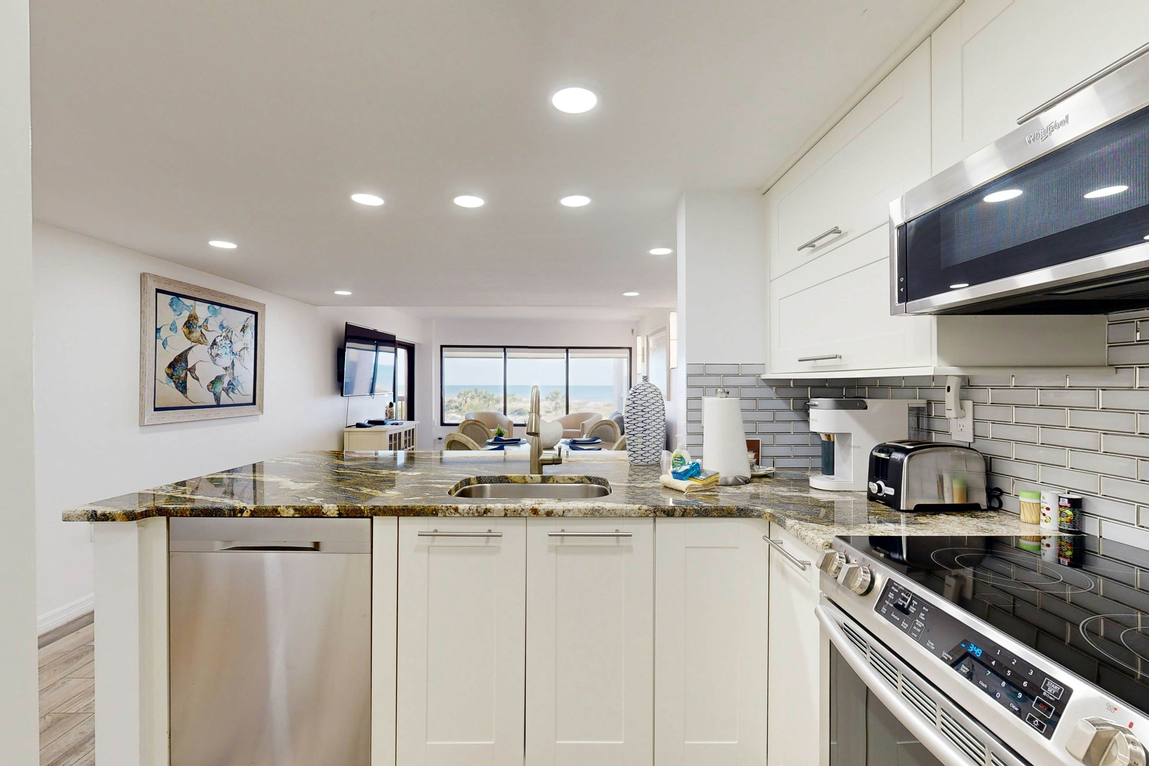 B126 Amelia Surf and Racquet