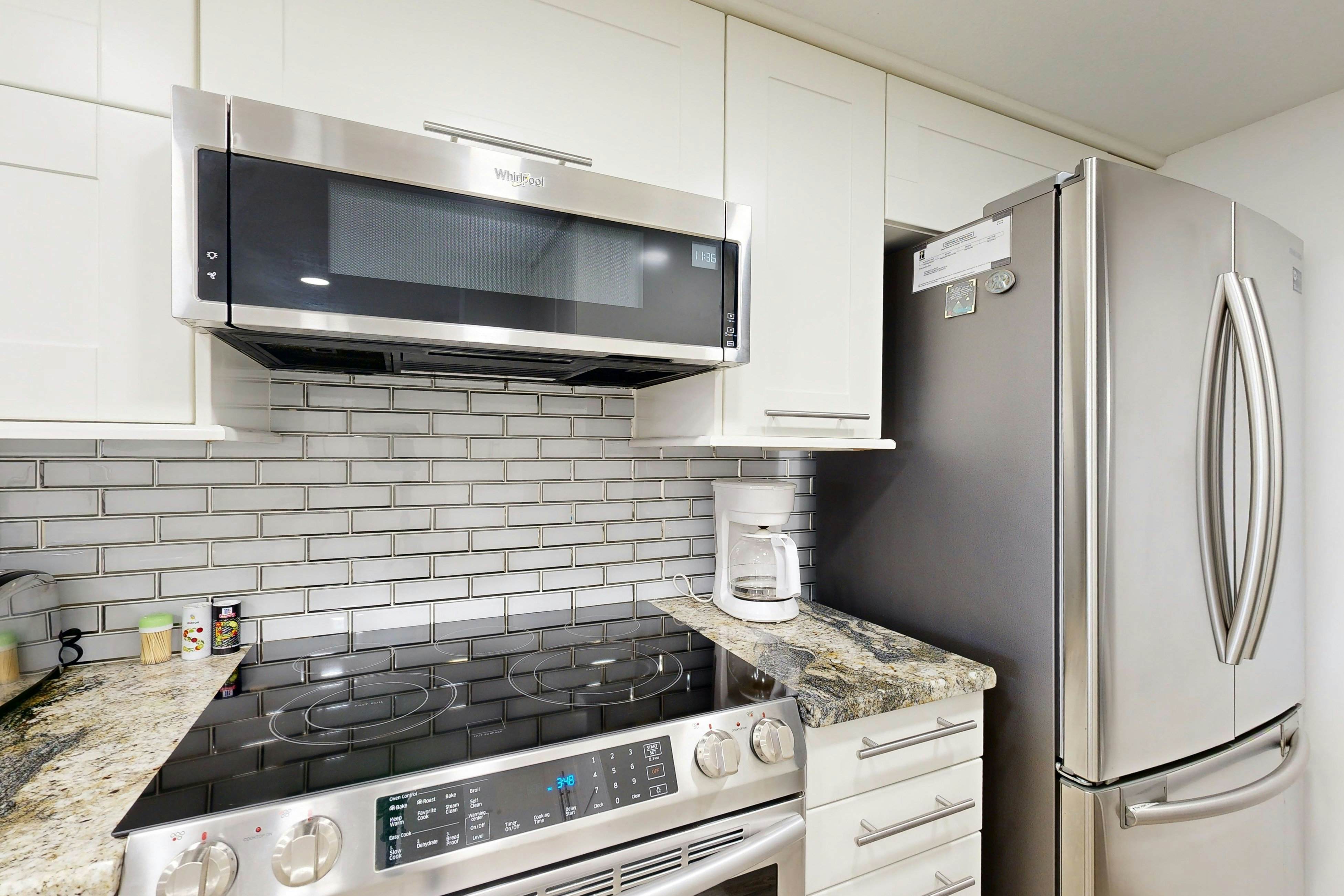 B126 Amelia Surf and Racquet