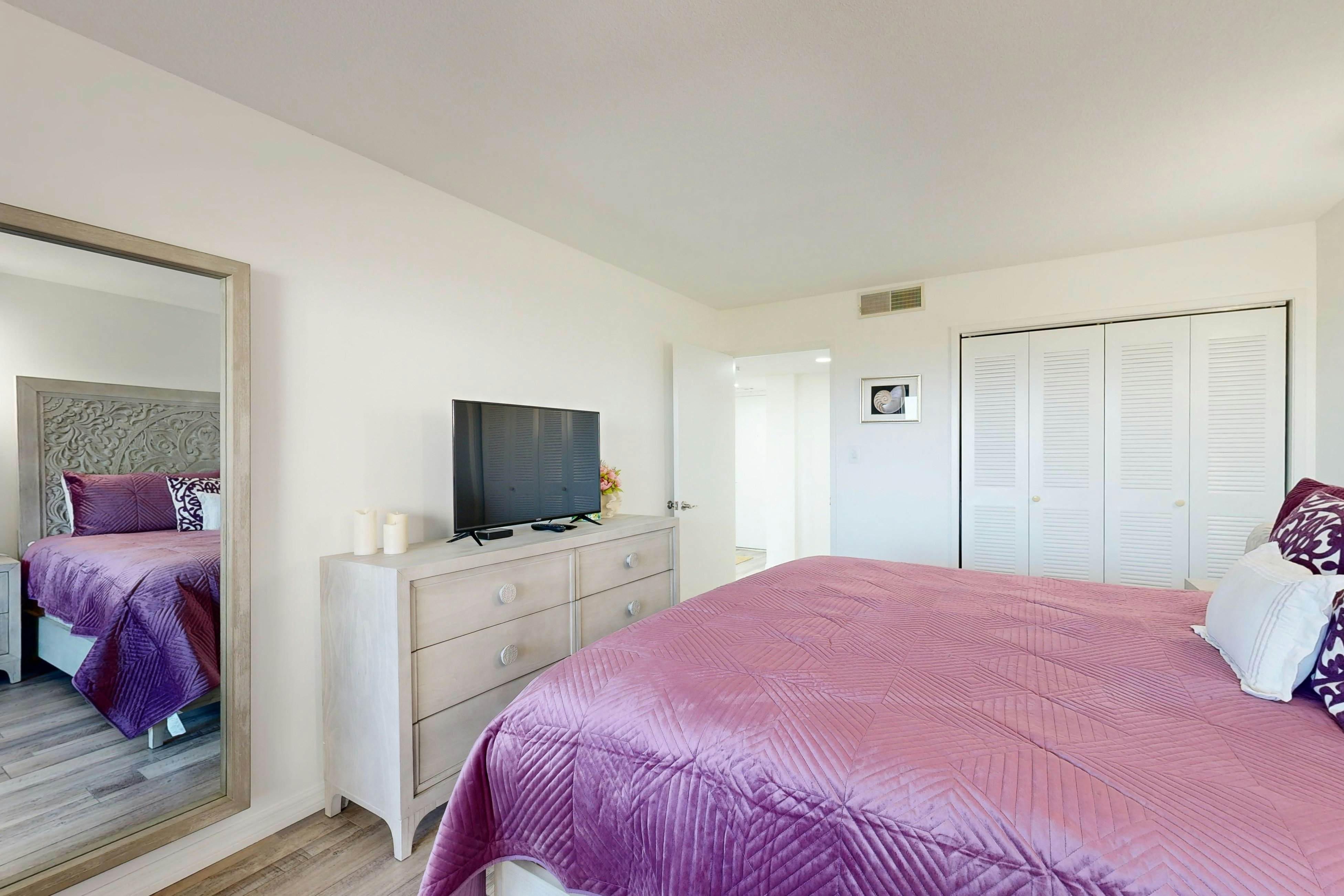 B126 Amelia Surf and Racquet