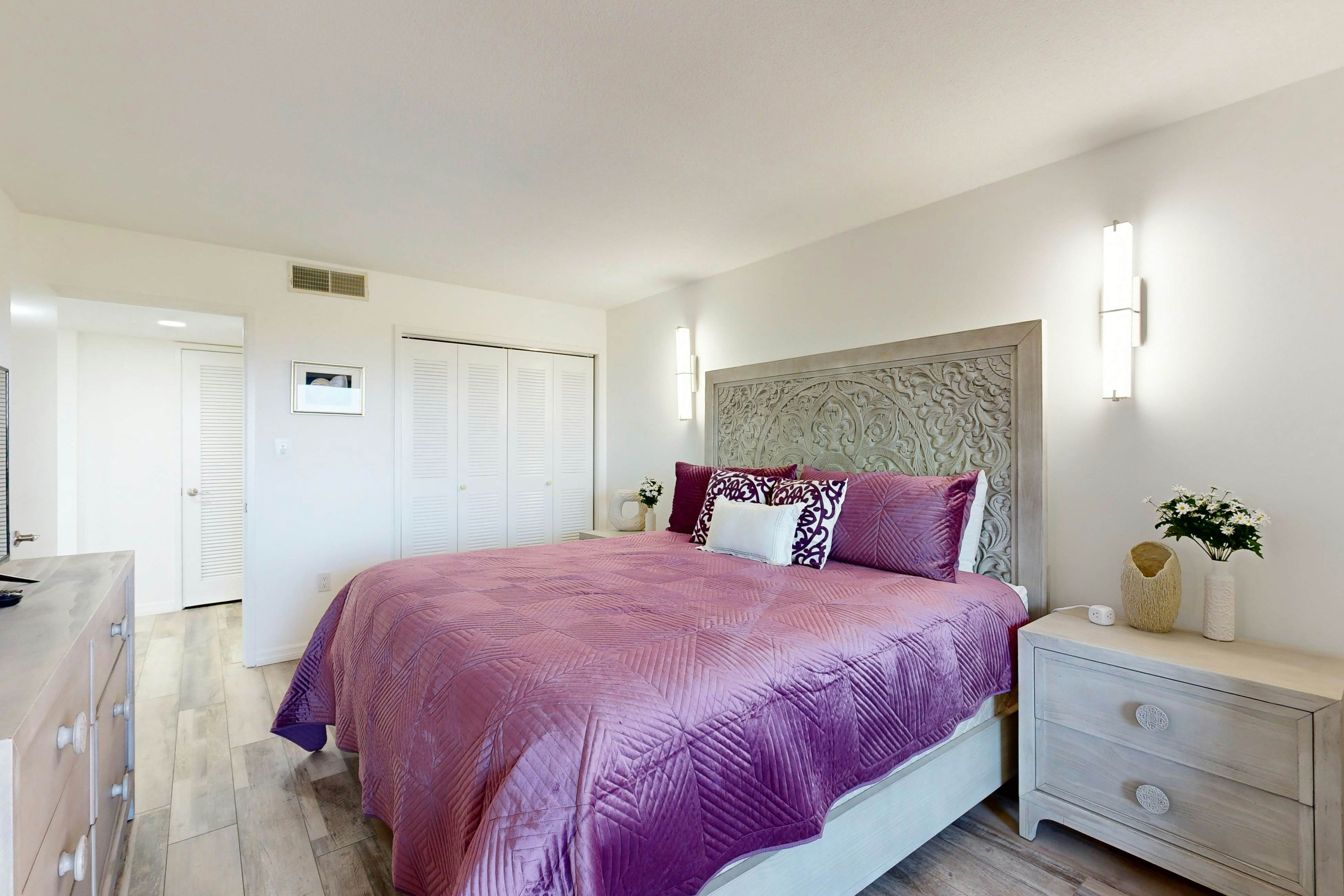 B126 Amelia Surf and Racquet