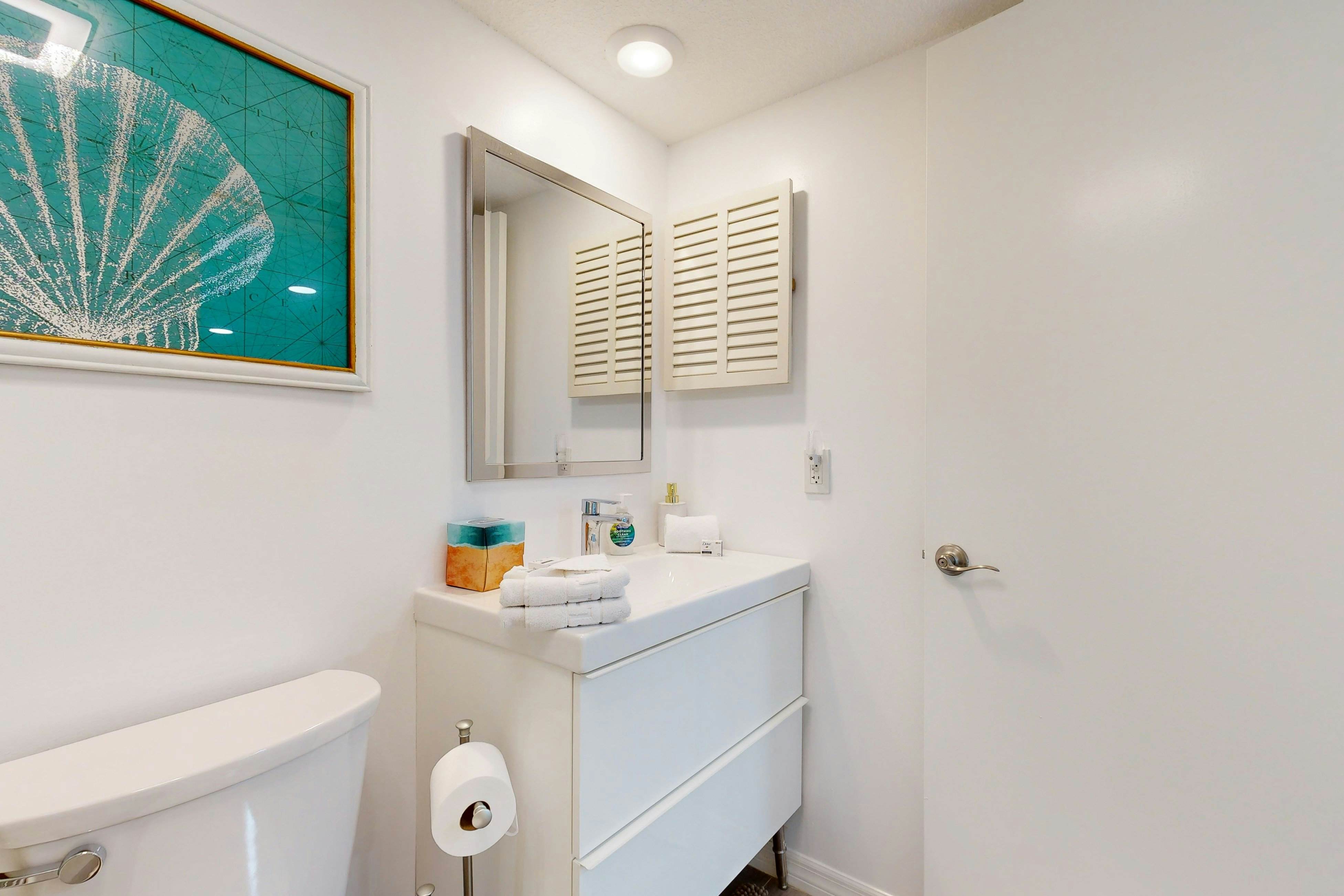 B126 Amelia Surf and Racquet