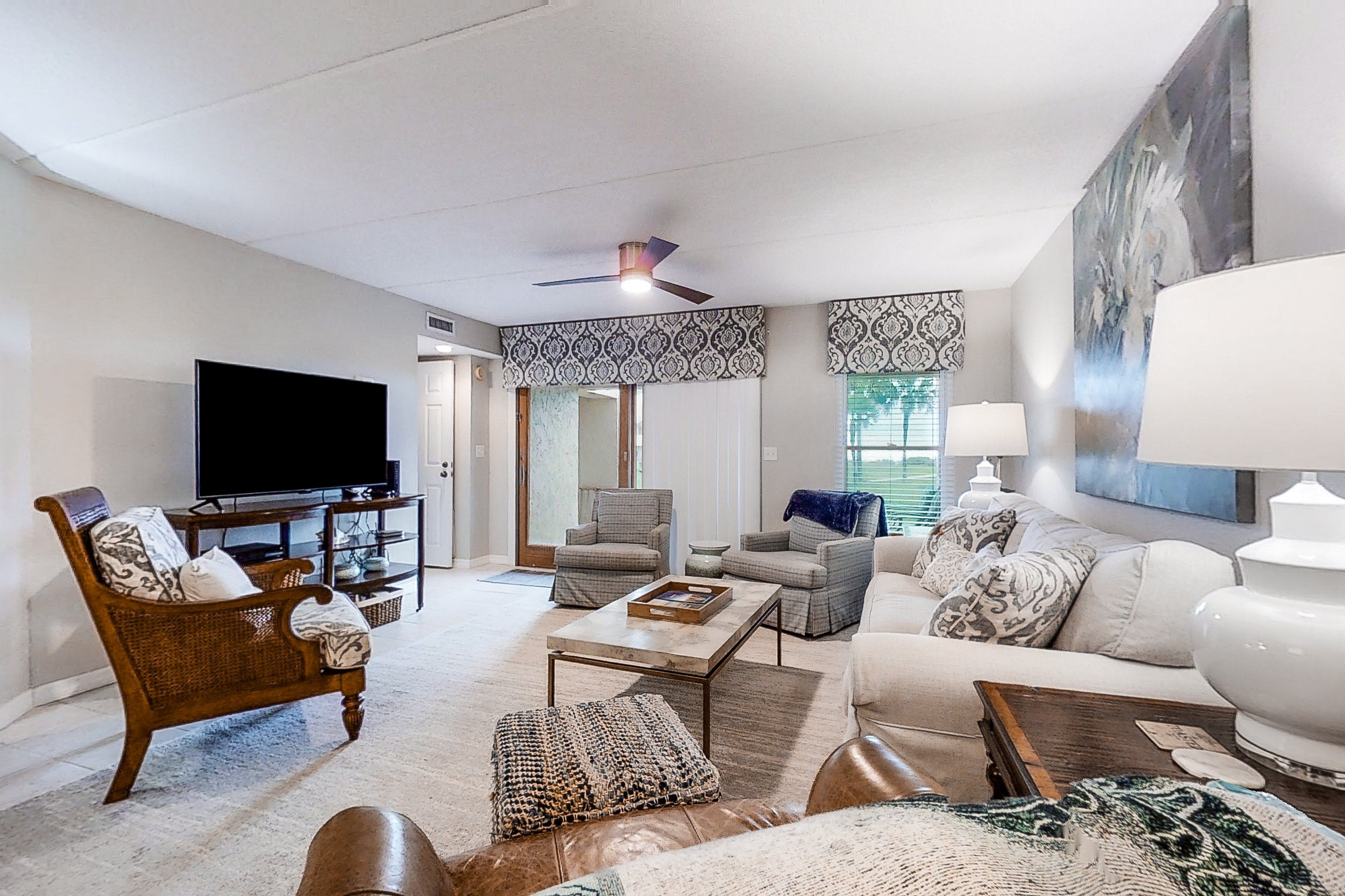 203 Sailmaker Lovely 2BR Oceanfront | Patio | Pool