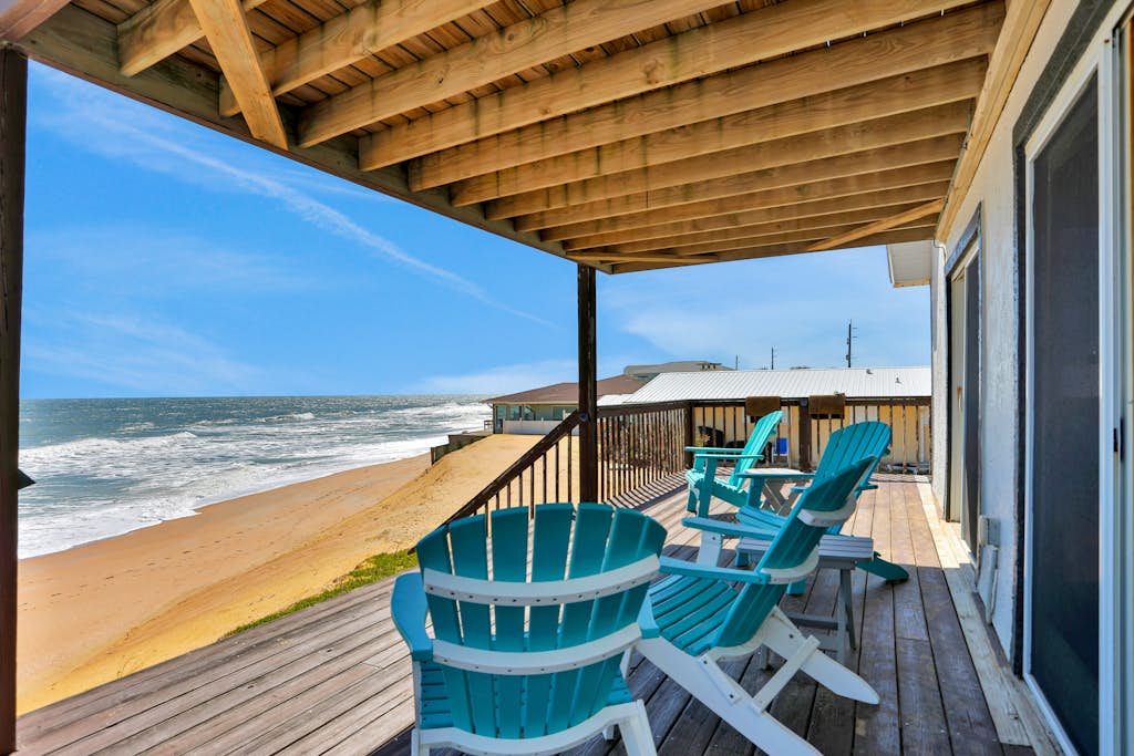 Dog-friendly beachfront home with beach access, deck, fireplace, W/D, AC