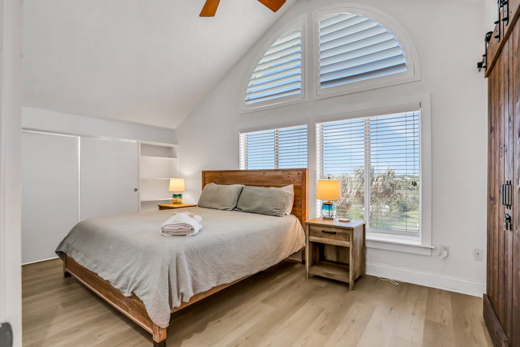 Dog-friendly beachfront home with beach access, deck, fireplace, W/D, AC