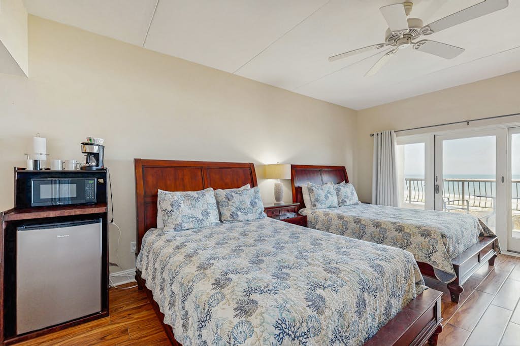 Ocean Front Hotel Side Condo with Balcony, WiFi & Shared Pool