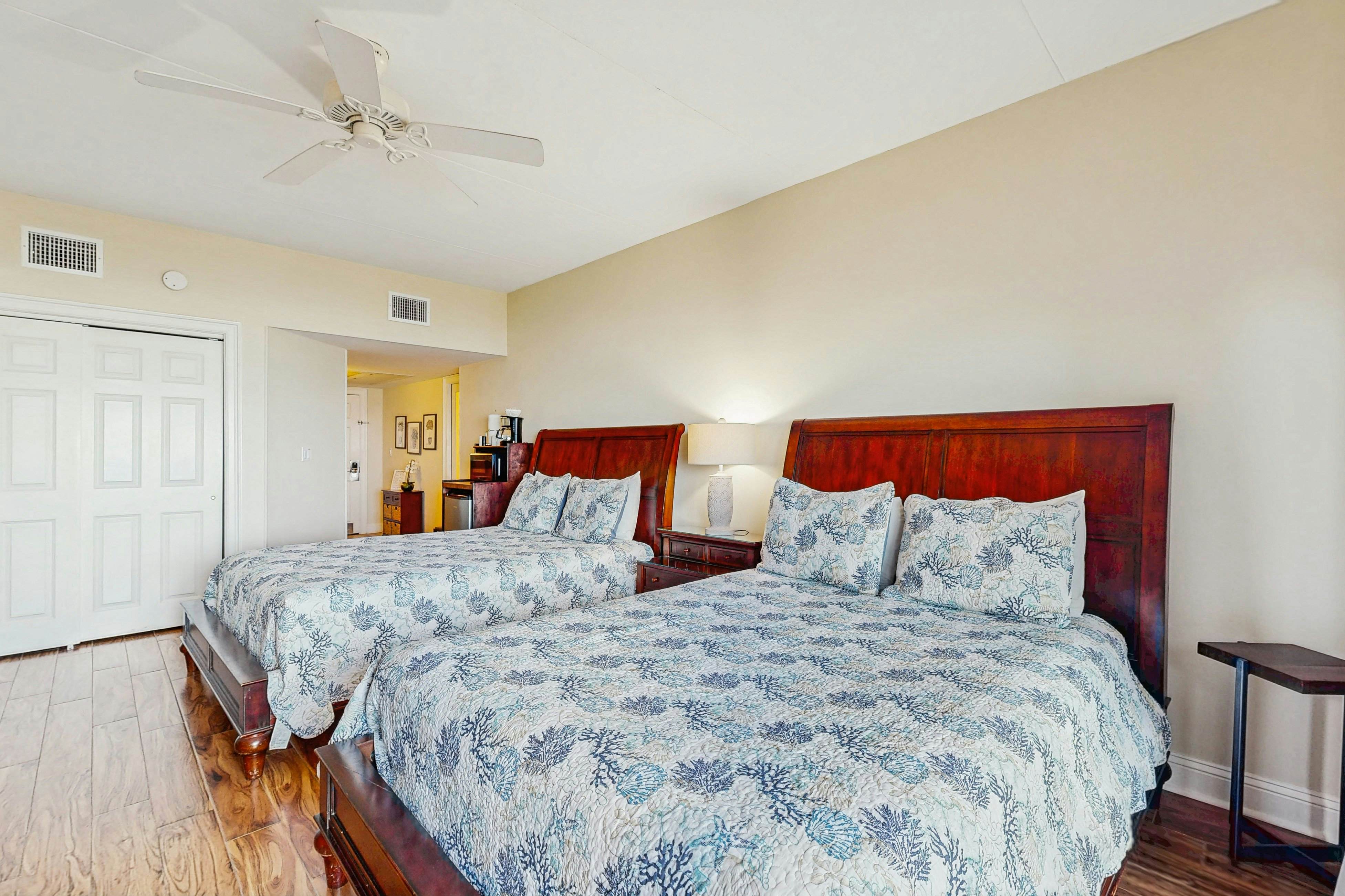 225 Sandcastles - Hotel Side