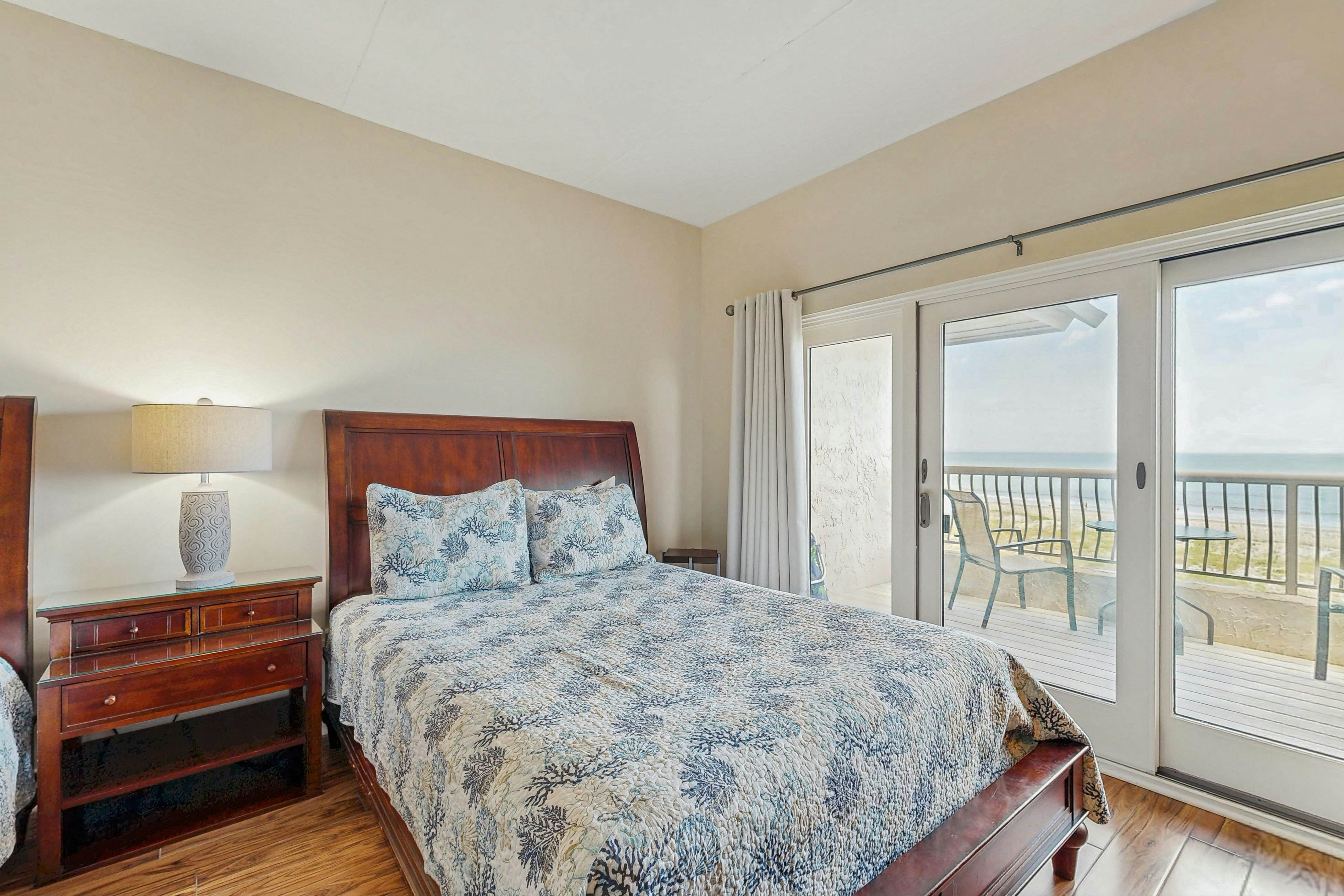 225 Sandcastles - Hotel Side