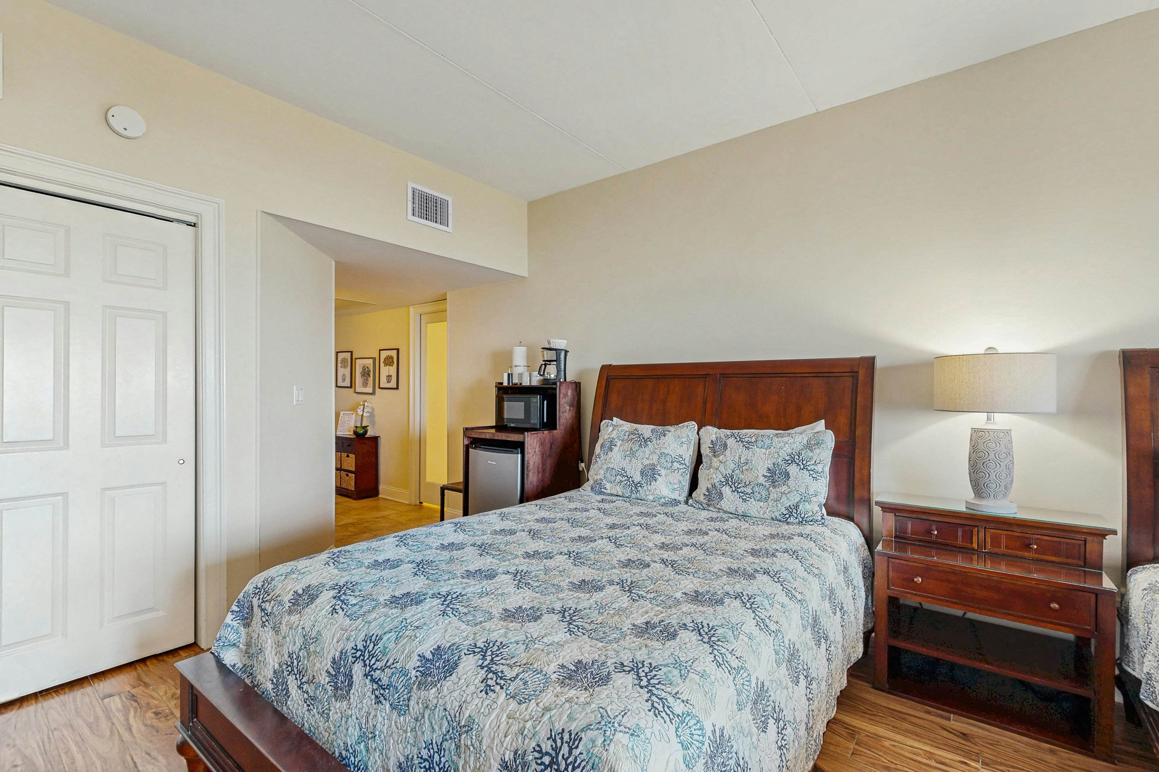 225 Sandcastles - Hotel Side