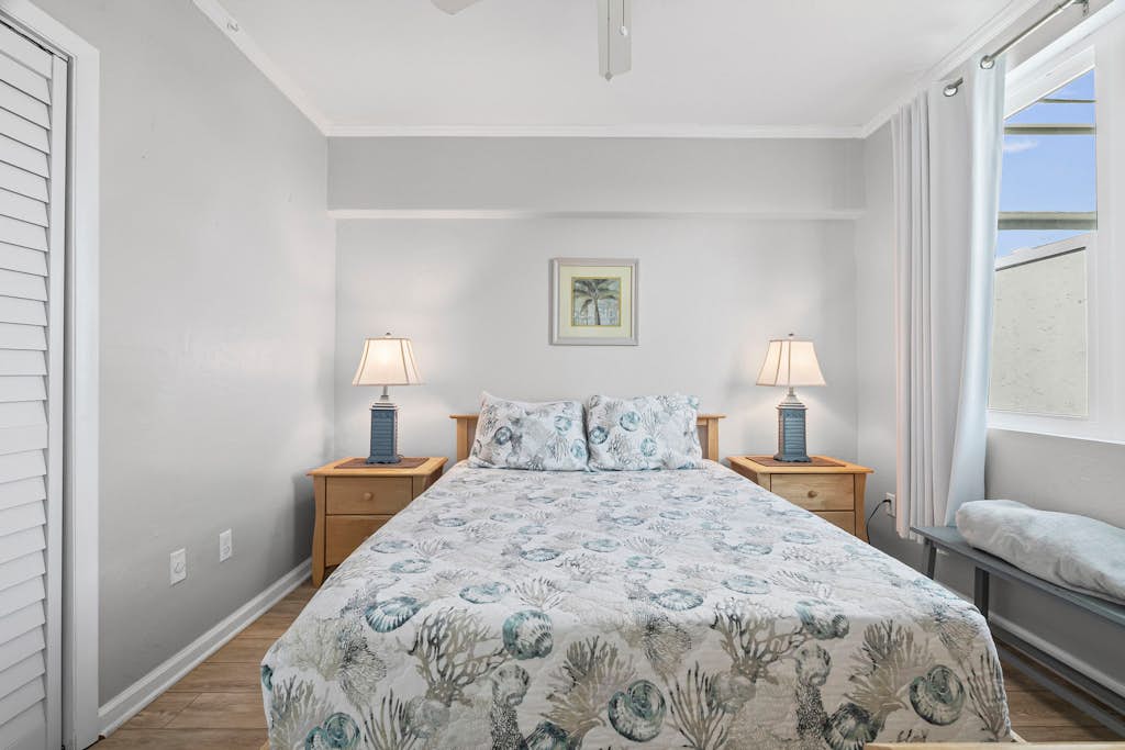 Polished oceanfront condo with pool access, private balcony & washer/dryer