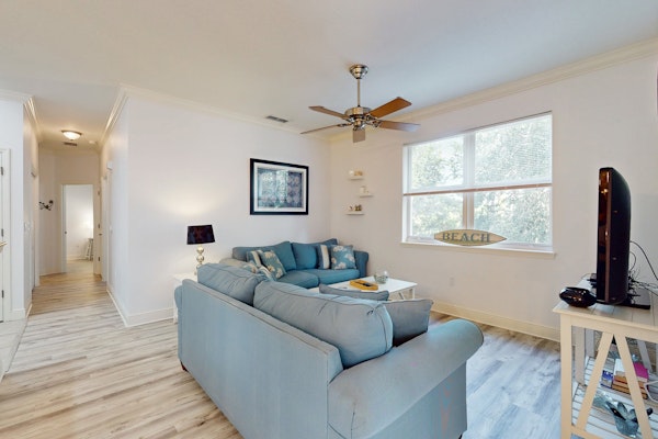 Immaculate Townhome in Upscale Community w/ Pool & Balcony - Near Beach