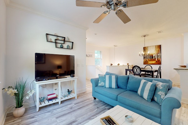 Immaculate Townhome in Upscale Community w/ Pool & Balcony - Near Beach