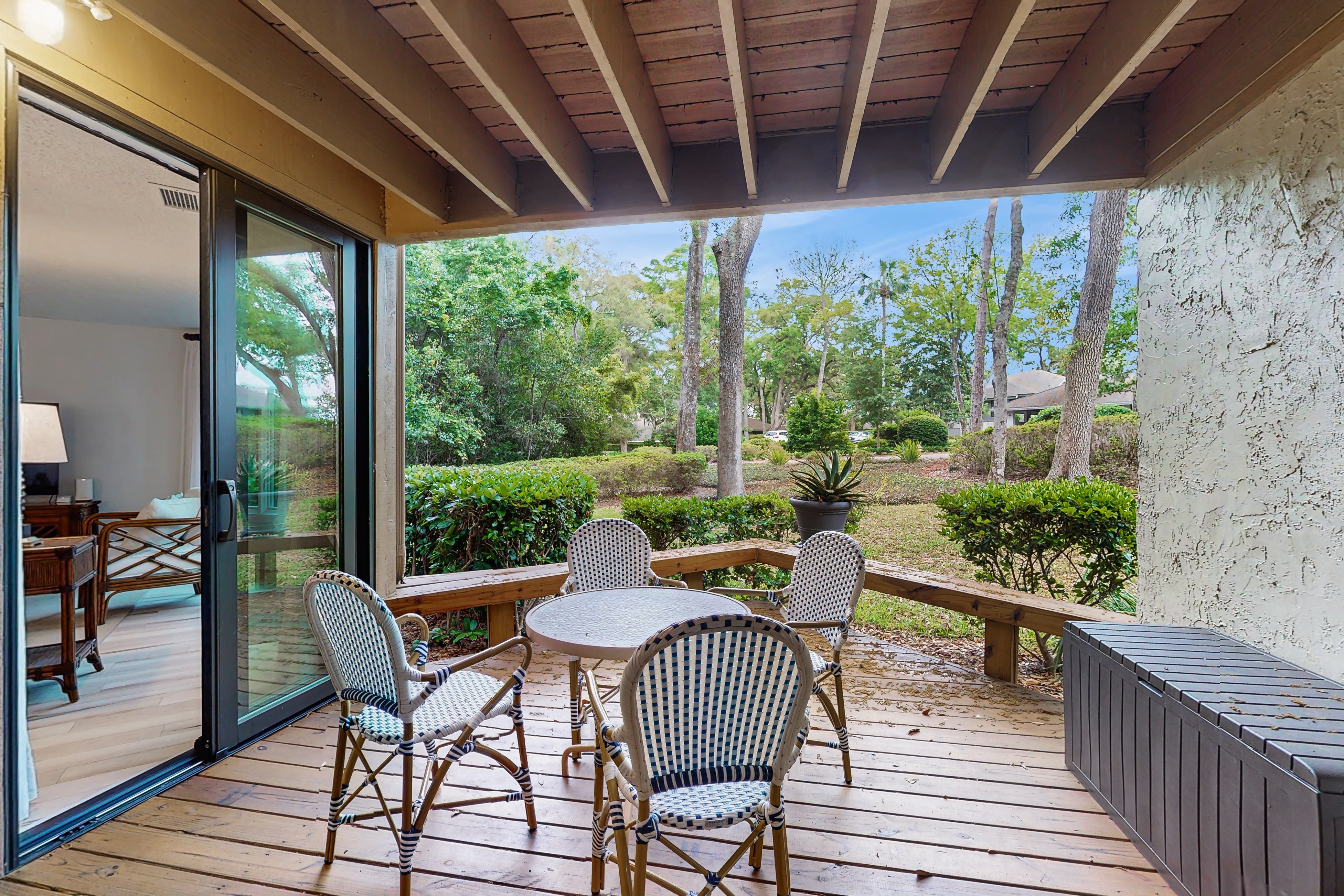 Ground floor condo with private patio, full kitchen, beach access and pool