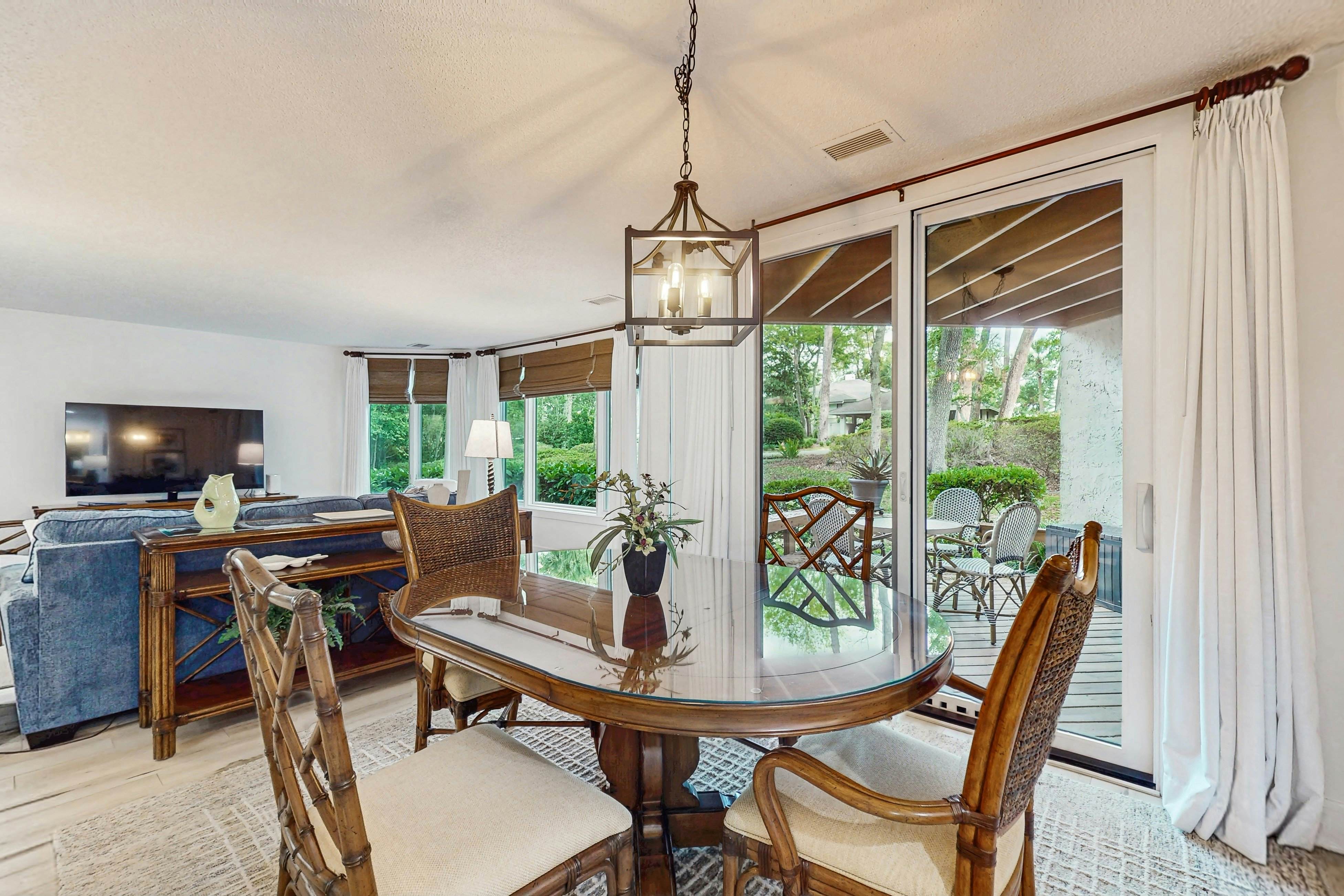 1 Bedroom King Condo - Courtside