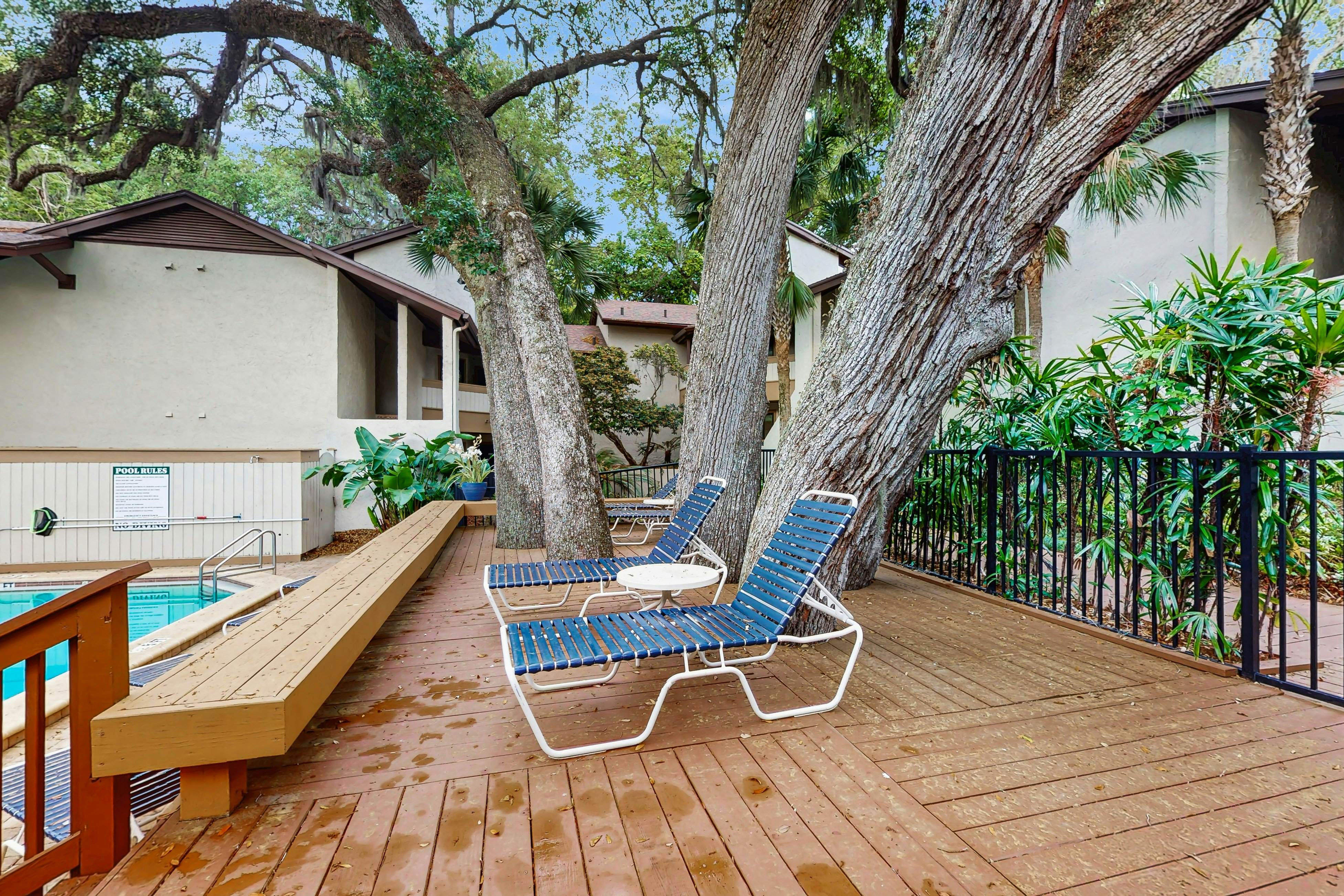 2 Bedroom Full Condo - Courtside