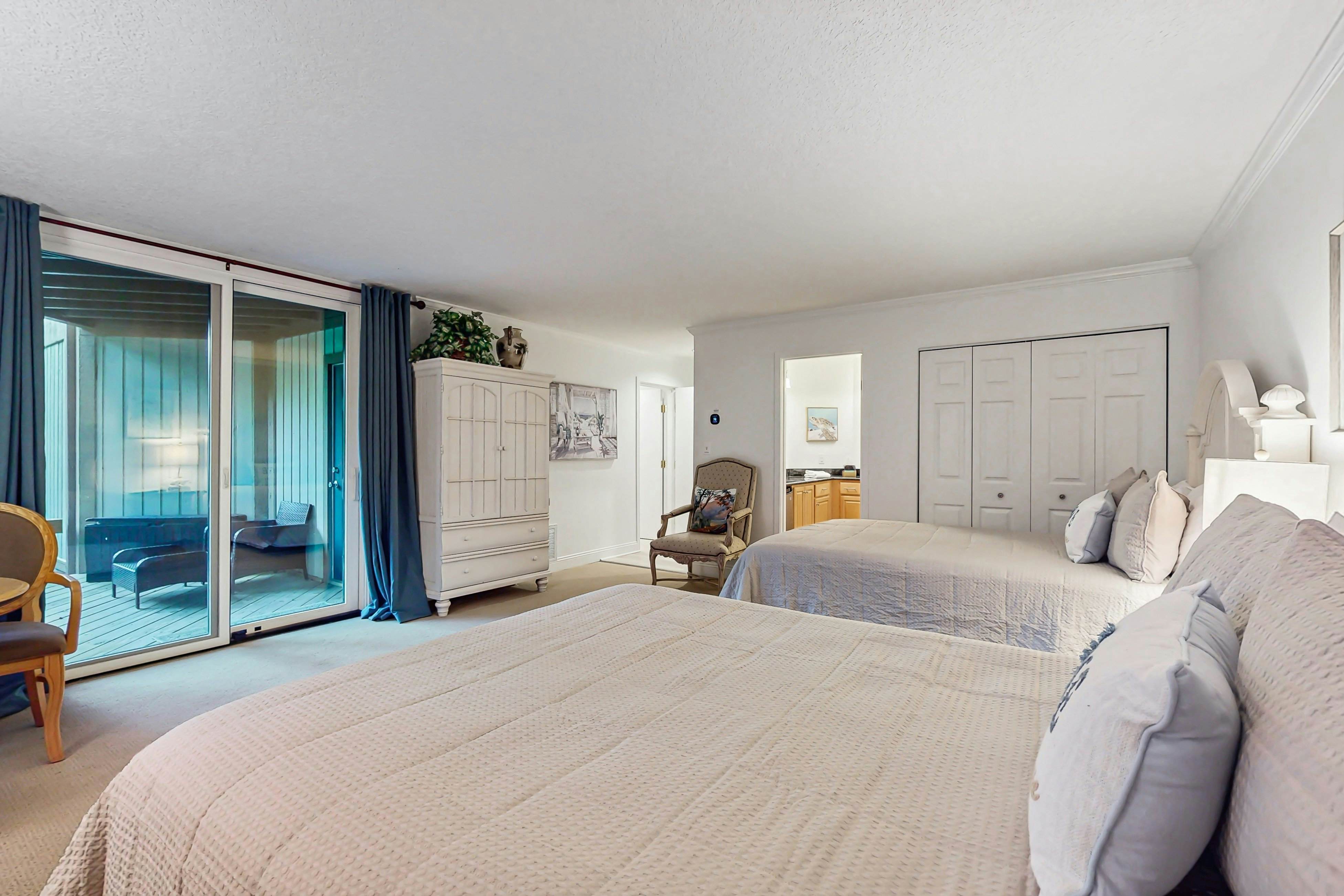 2 Bedroom Full Condo - Courtside