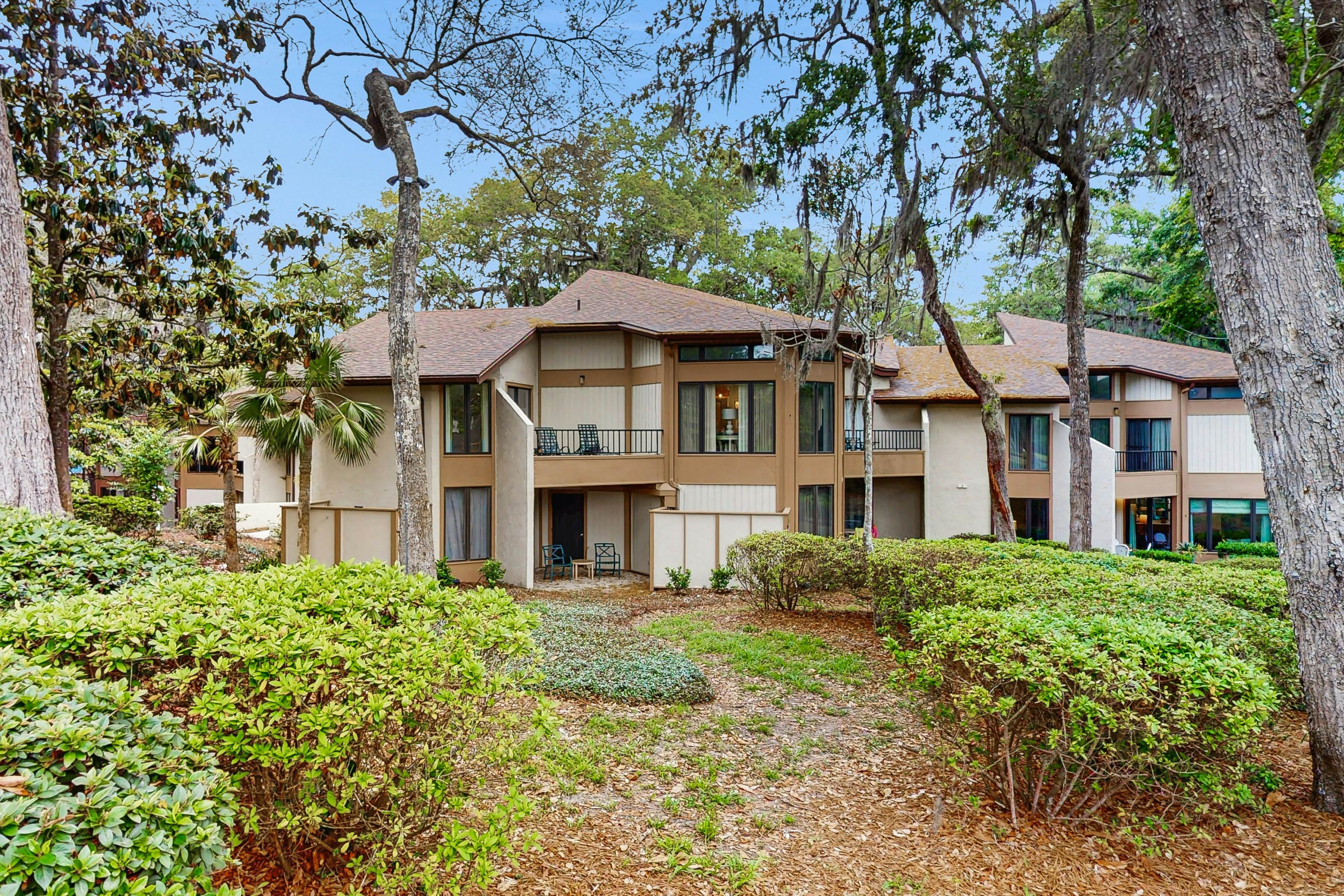 2 Bedroom Full Condo - Courtside