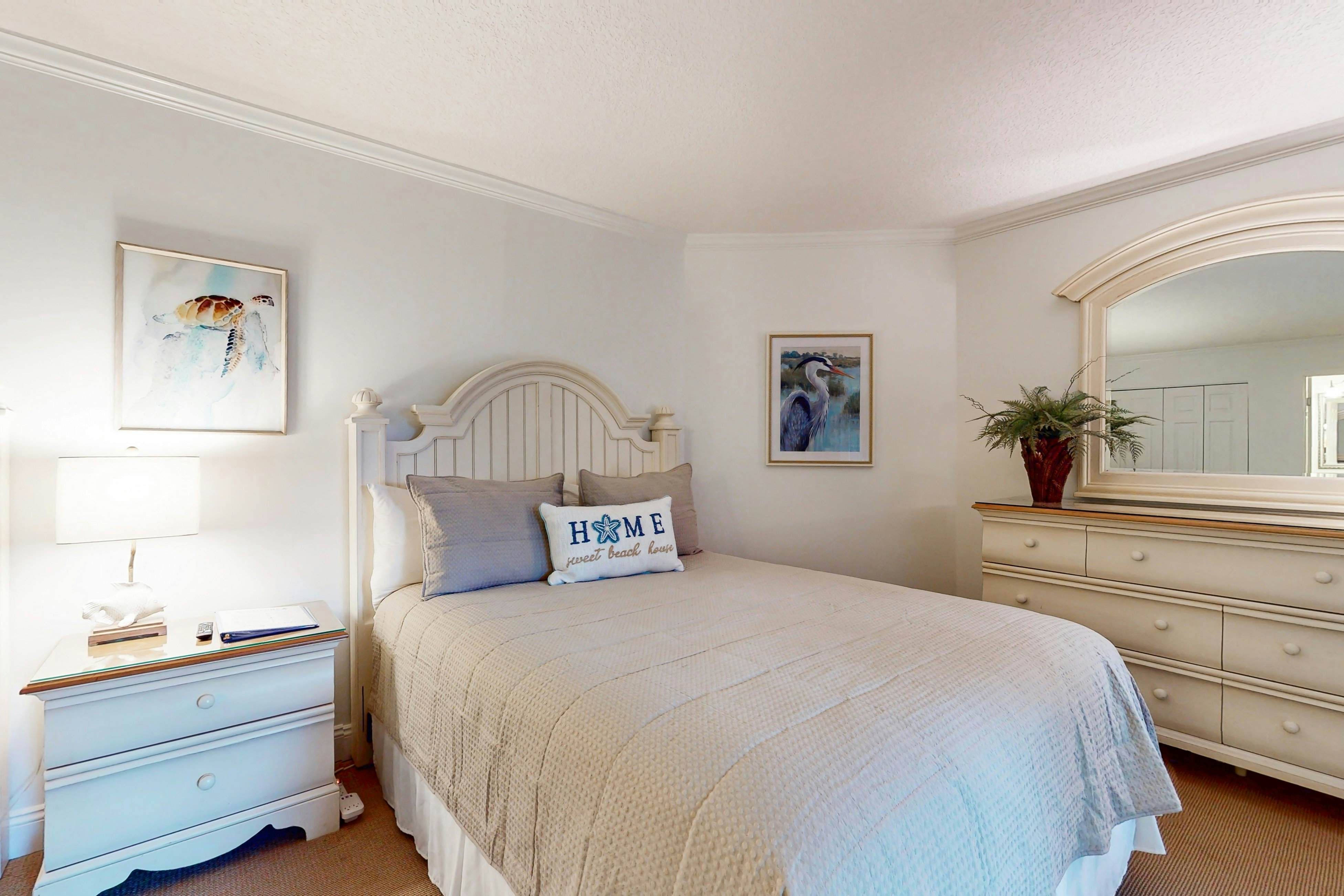 1 Bedroom Queen Studio - Courtside