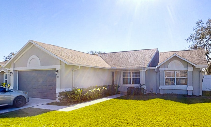 Pristine Palms | House in Palm Coast with enclosed pool & full kitchen