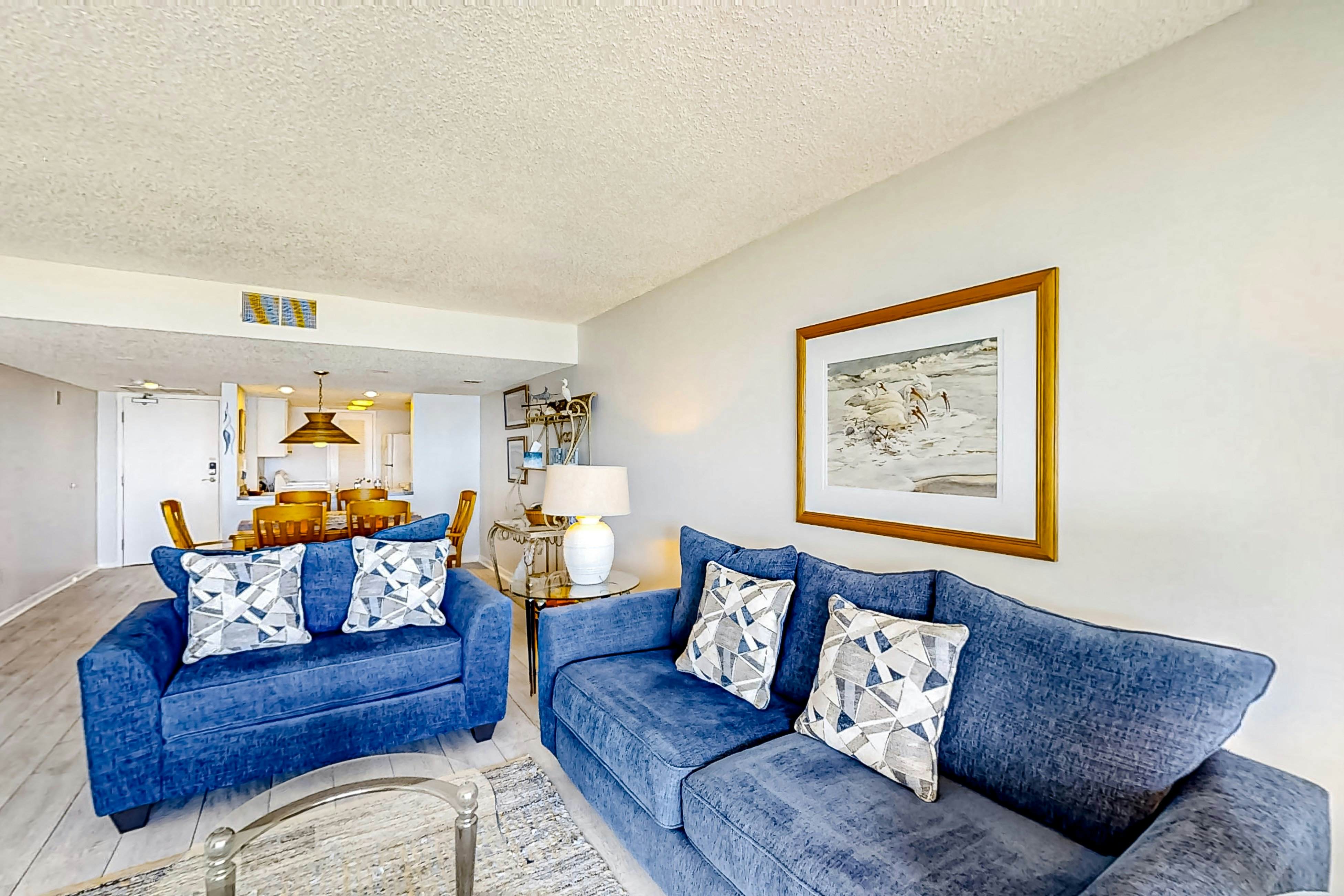 B175 Amelia Surf and Racquet