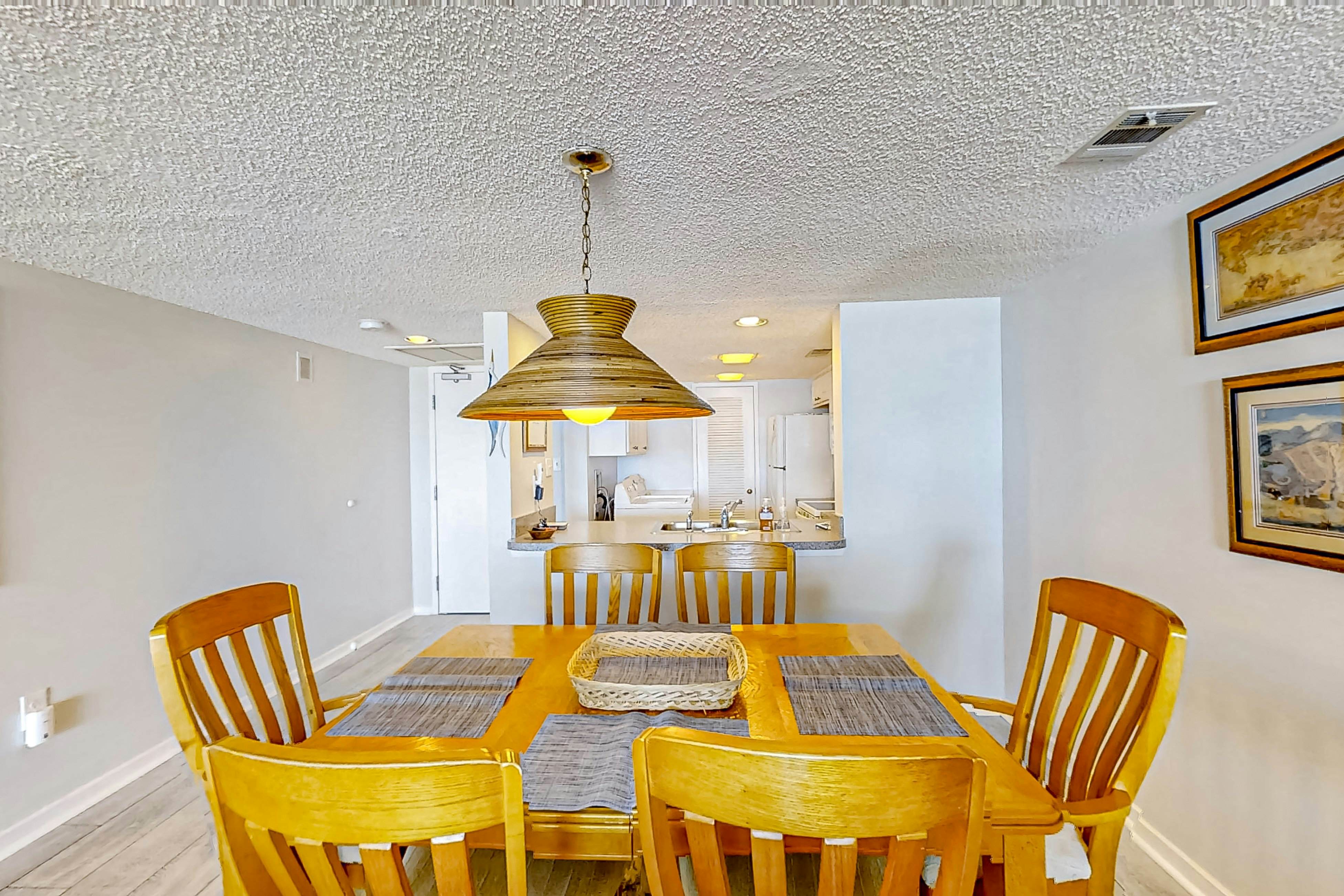 B175 Amelia Surf and Racquet