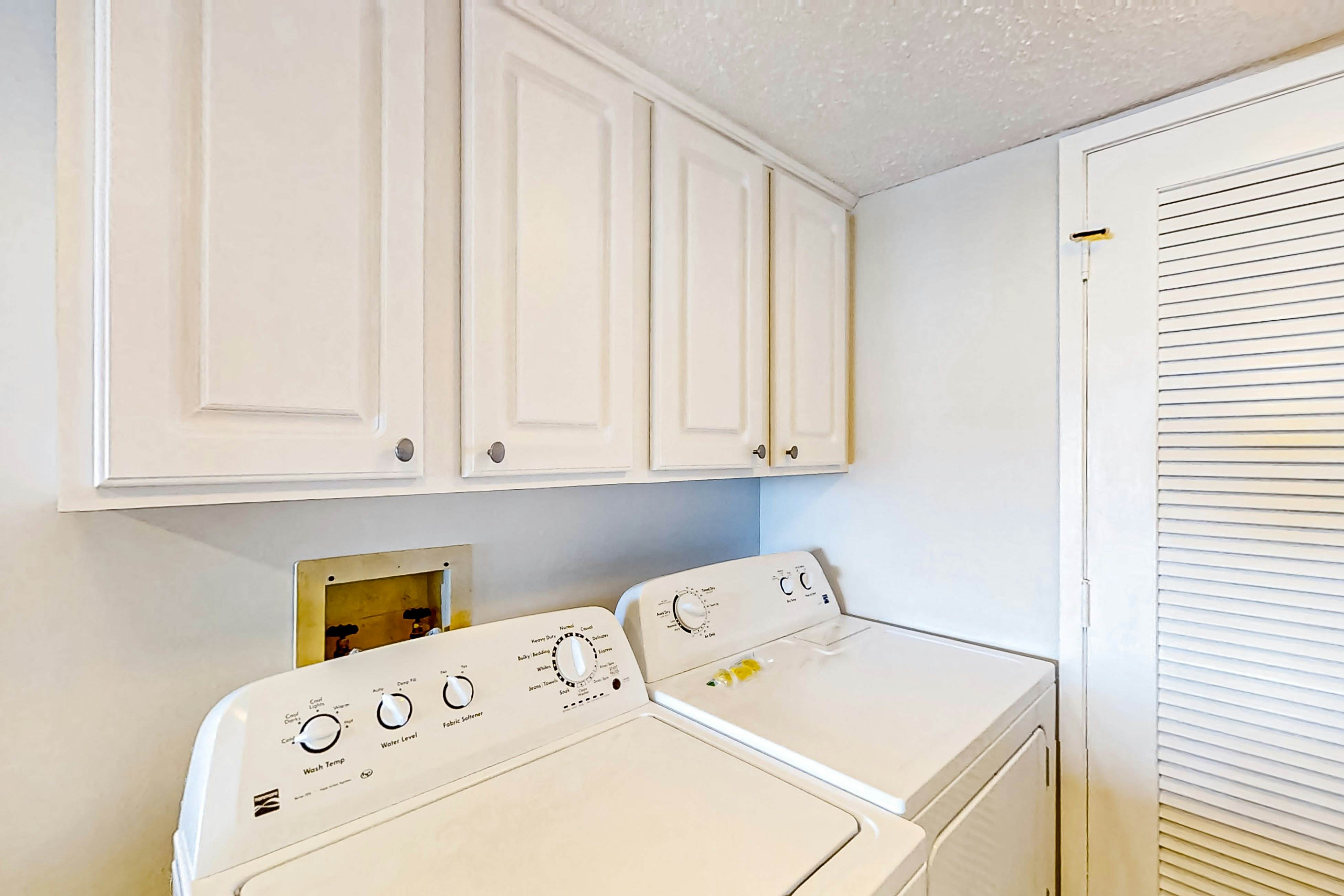 B175 Amelia Surf and Racquet