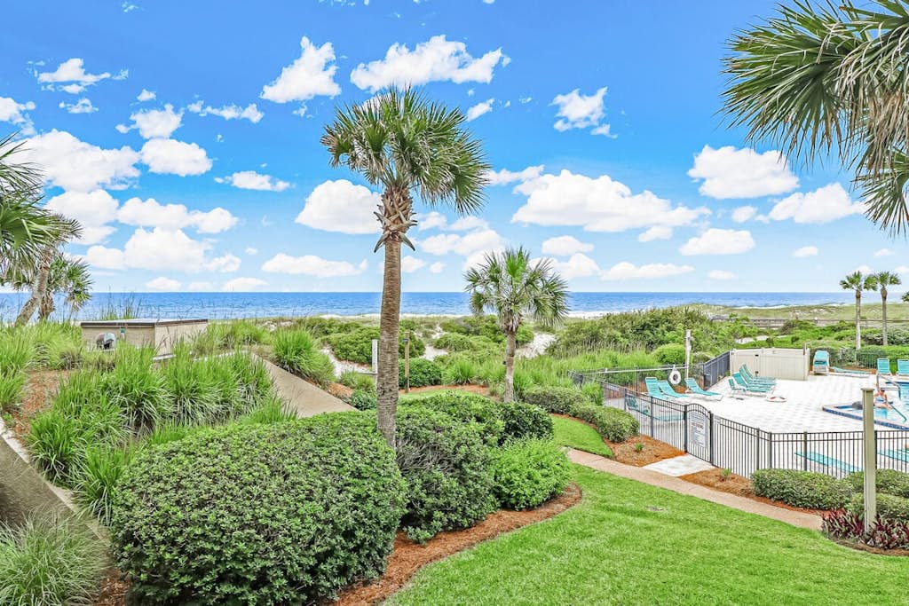 Condo with shared pool, beach access and spectacular Atlantic Ocean views