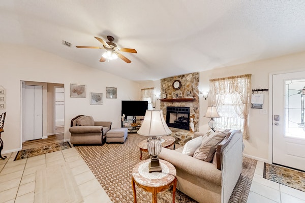 Jacksonville's Delight | House in Jacksonville with pool on St Johns River