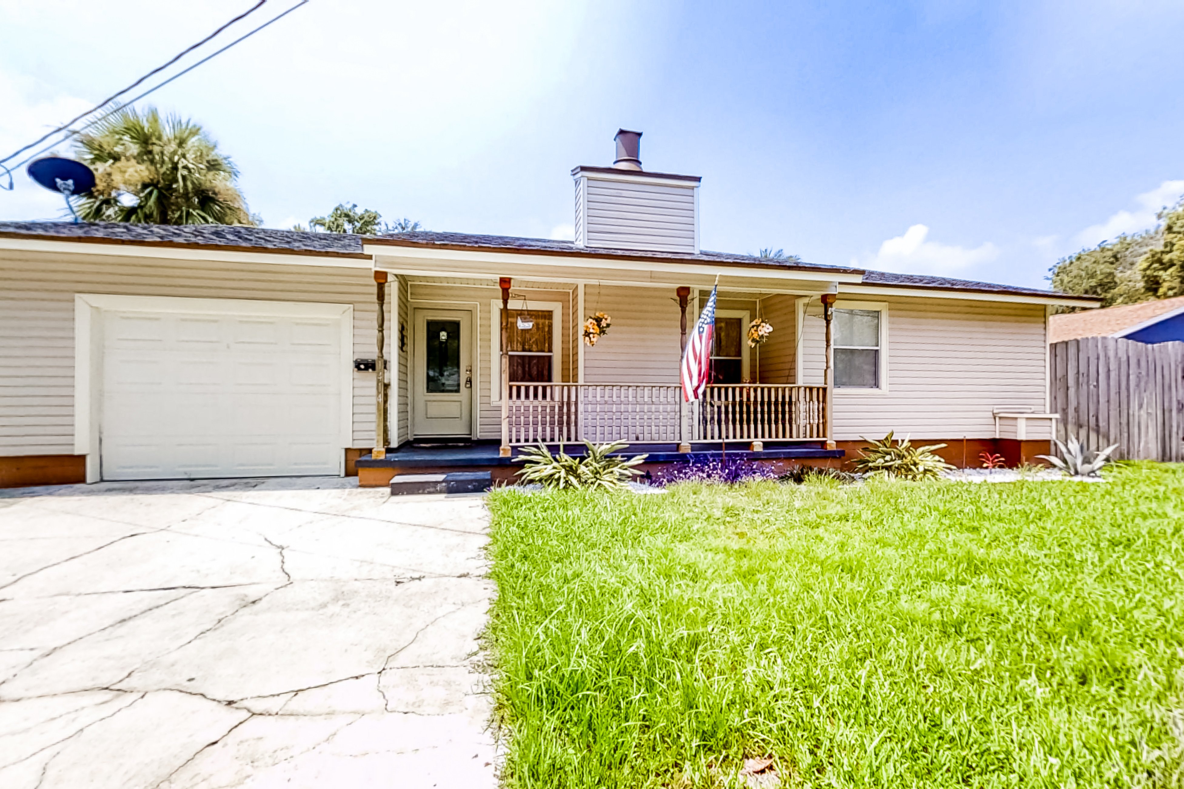 Jacksonville's Delight | House in Jacksonville with pool on St Johns River